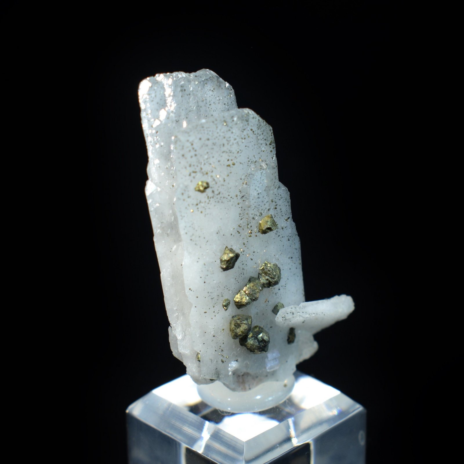 Barytine et chalcopyrite - Saint-Peray, Ardèche, France