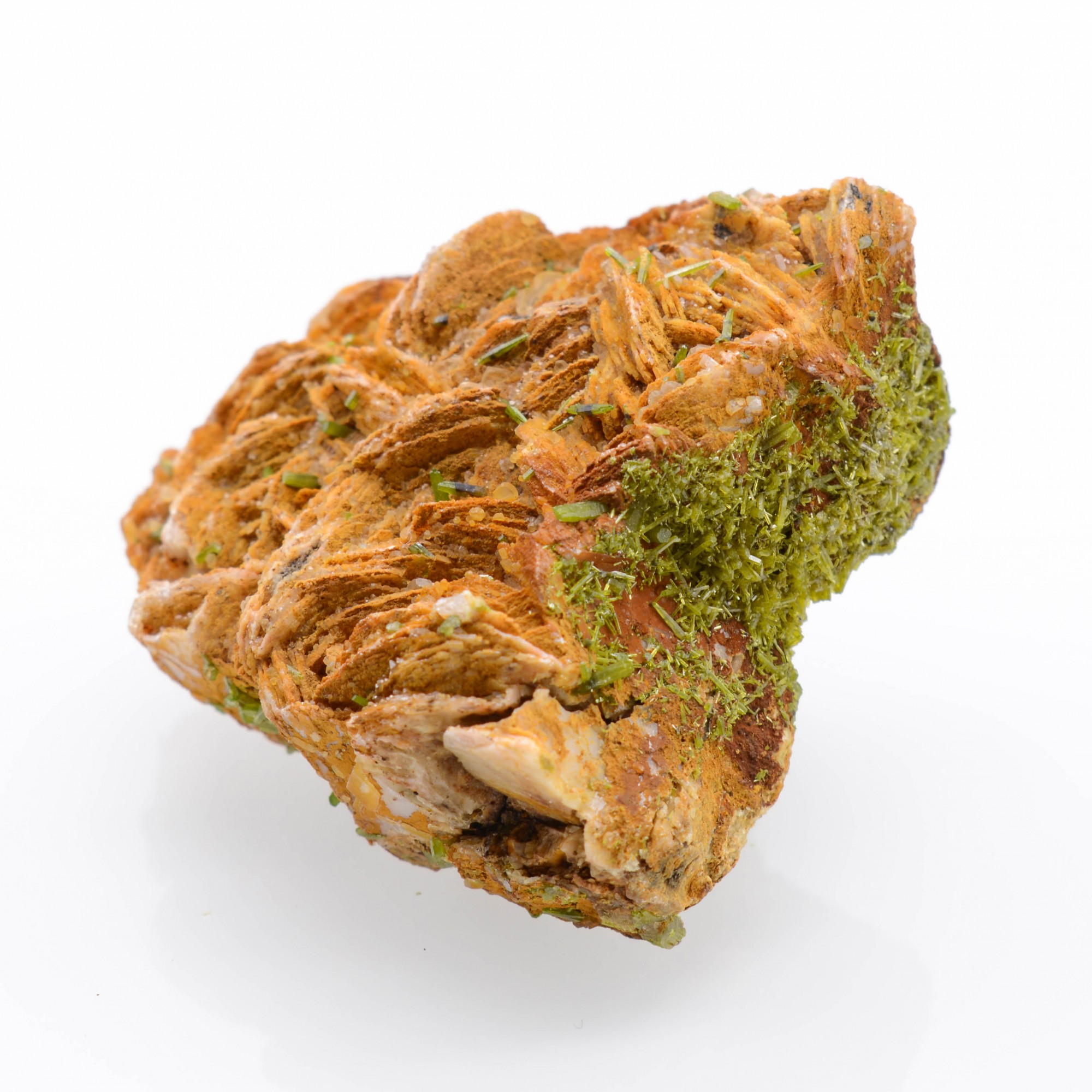 Pyromorphite on barite - Chaillac, Indre, France