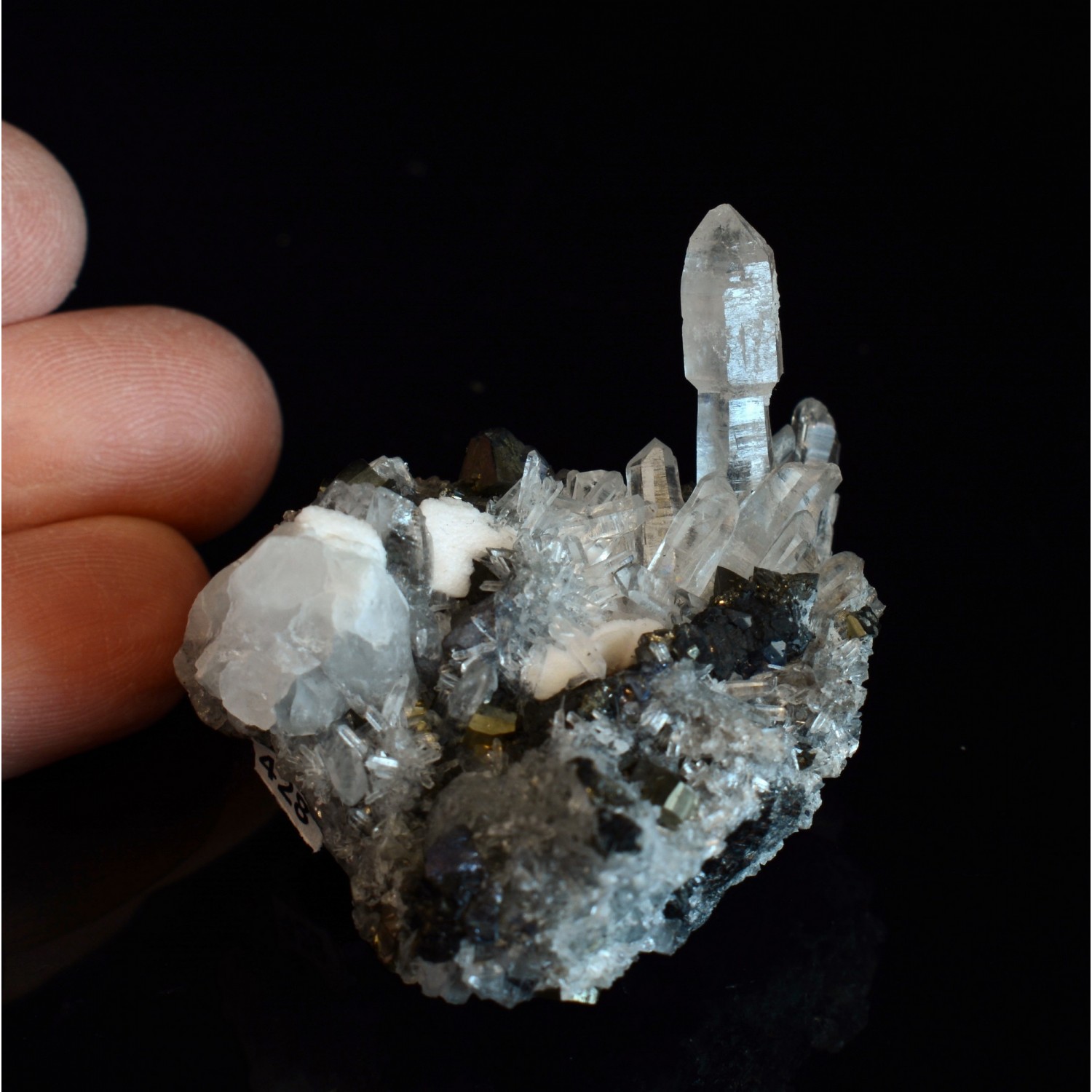 Quartz, pyrite, tétraédrite et mangano-calcite - Pasto Bueno, Province de Pallasca, Pérou