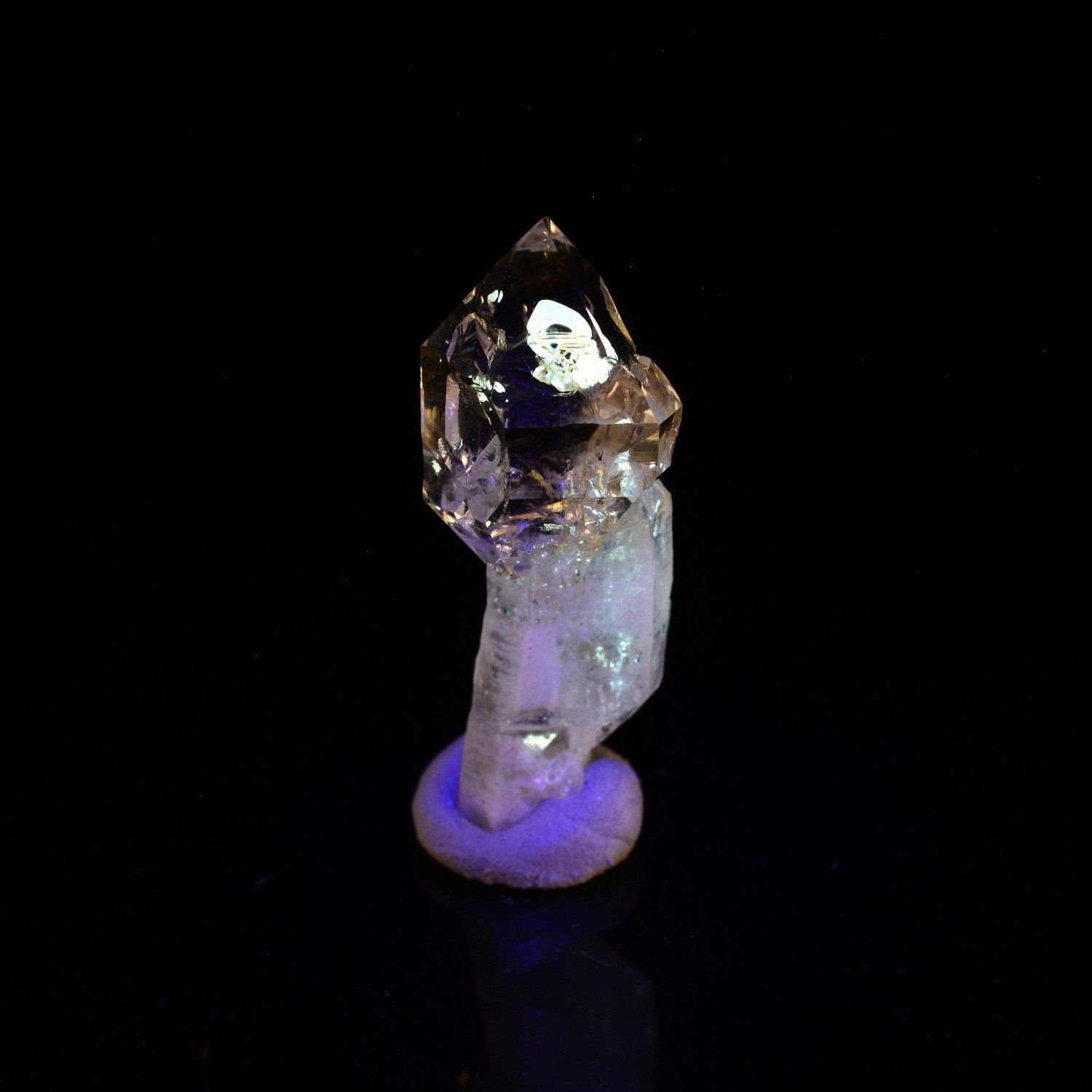 Quartz luciole à inclusions de pétrole - Madiroba, district de Besalampy, Région de Melaky, Madagascar