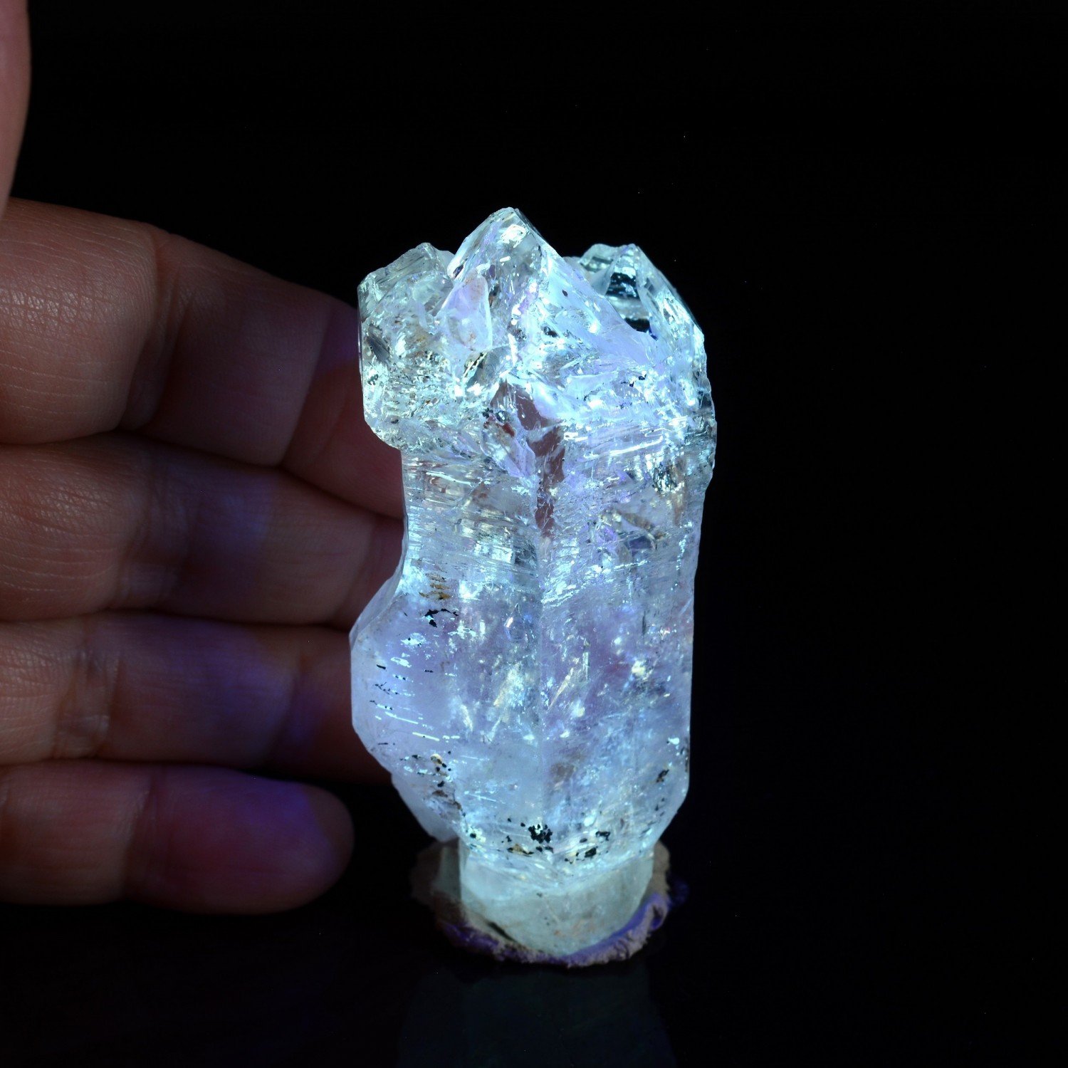 Firefly quartz with petroleum inclusions - Madiroba, Besalampy district, Melaky region, Madagascar