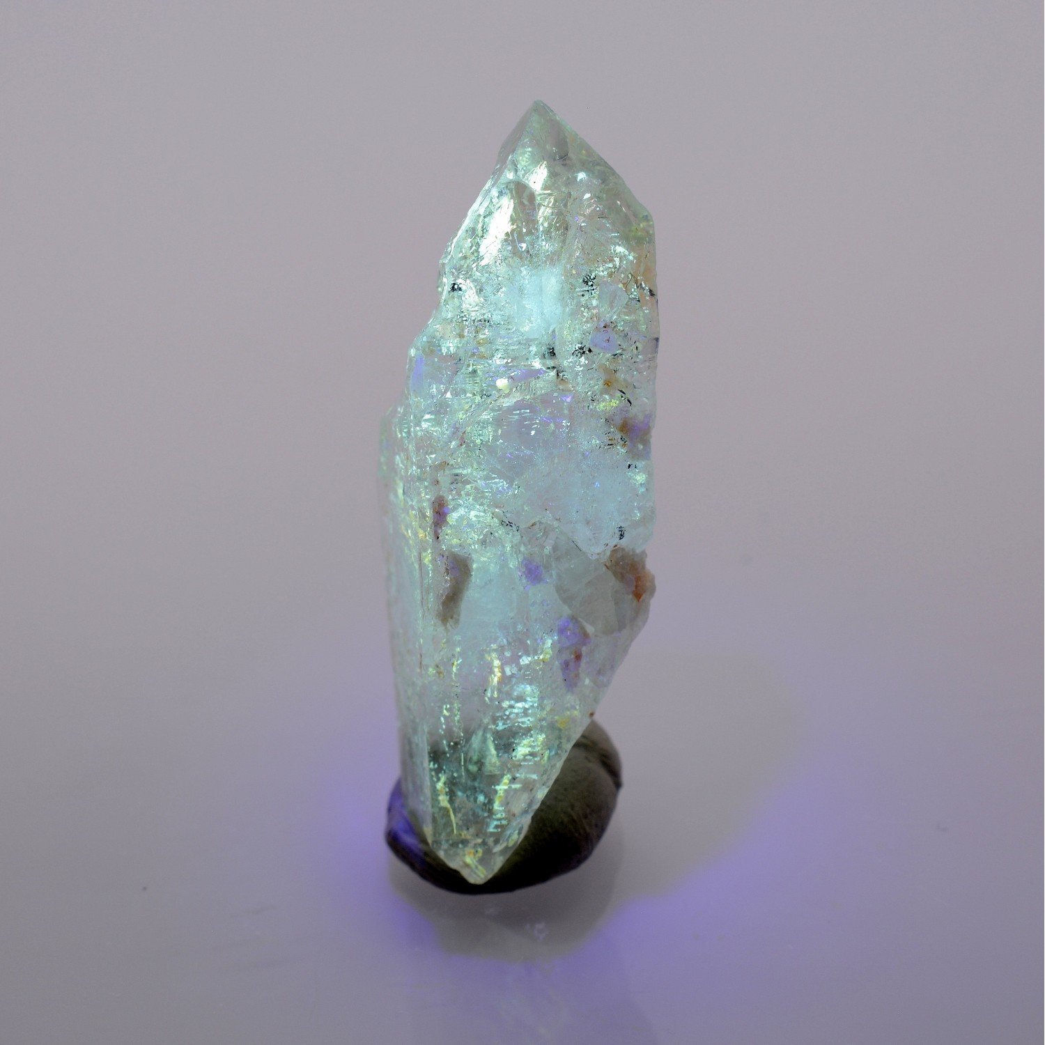 Firefly quartz with petroleum inclusions - Madirobe Besalampy district, Melaky region, Madagascar