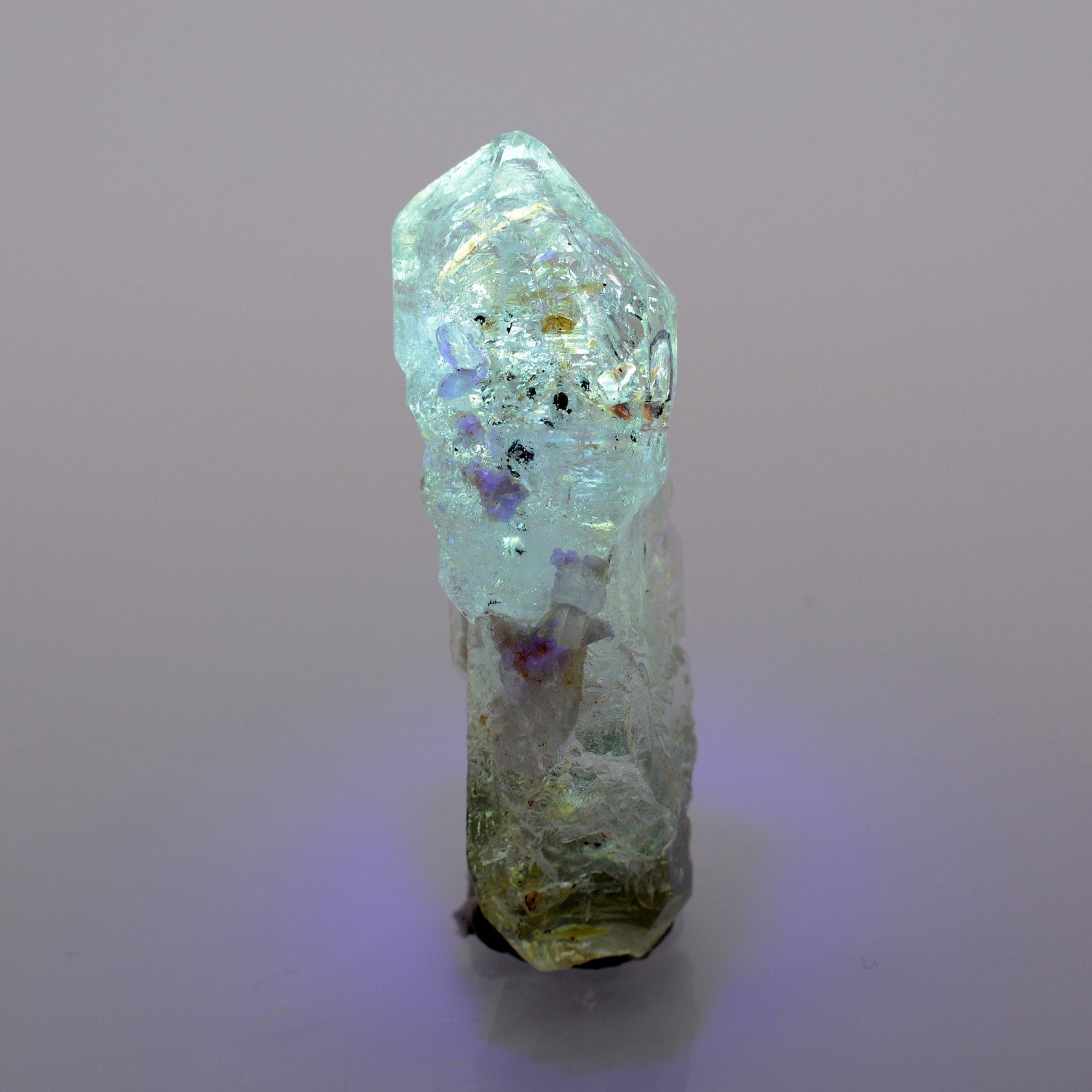 Firefly quartz with petroleum inclusions - Madirobe Besalampy district, Melaky region, Madagascar