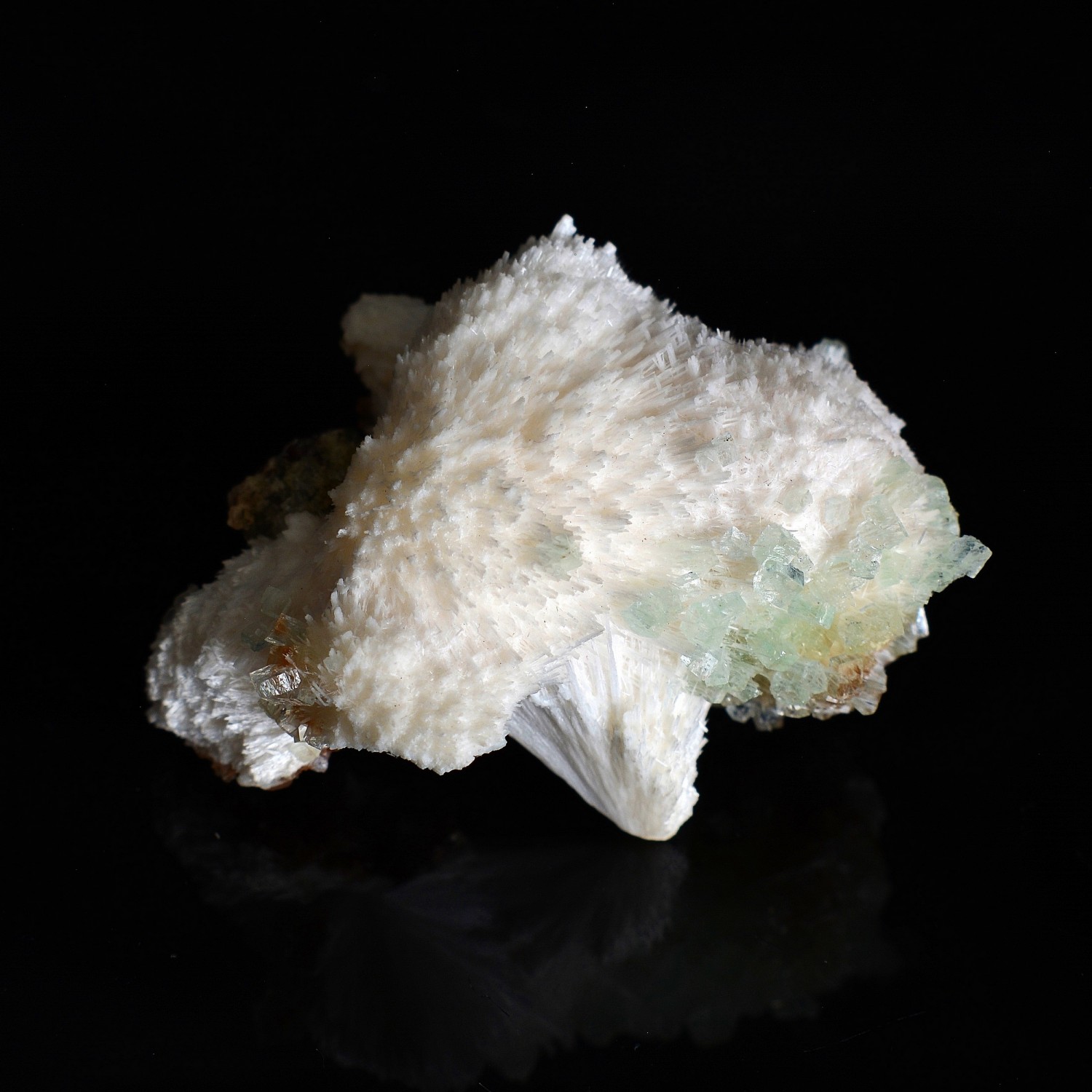 Apophyllite on mordenite - Nashik district, Maharashtra, India