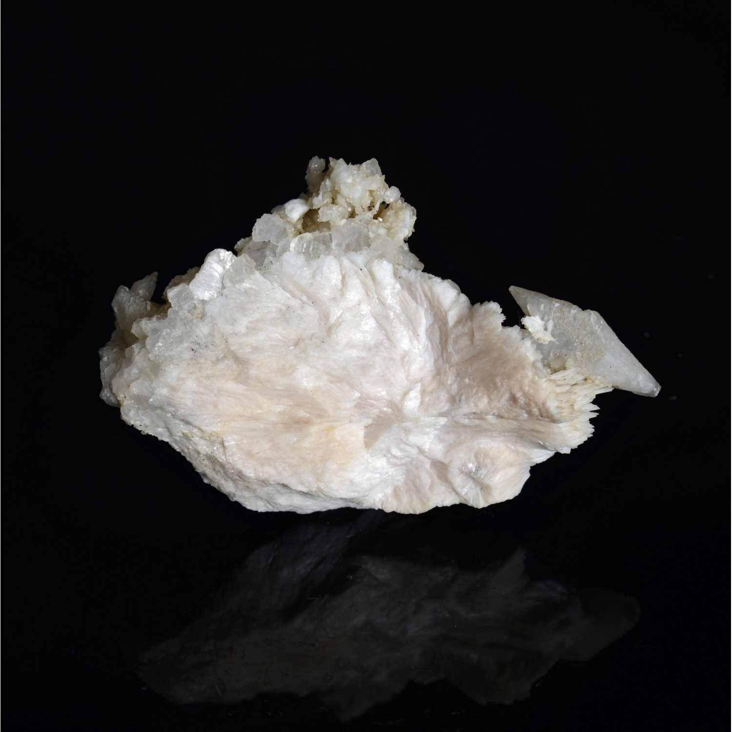 Calcite on barite - Cuzac, Lot, France