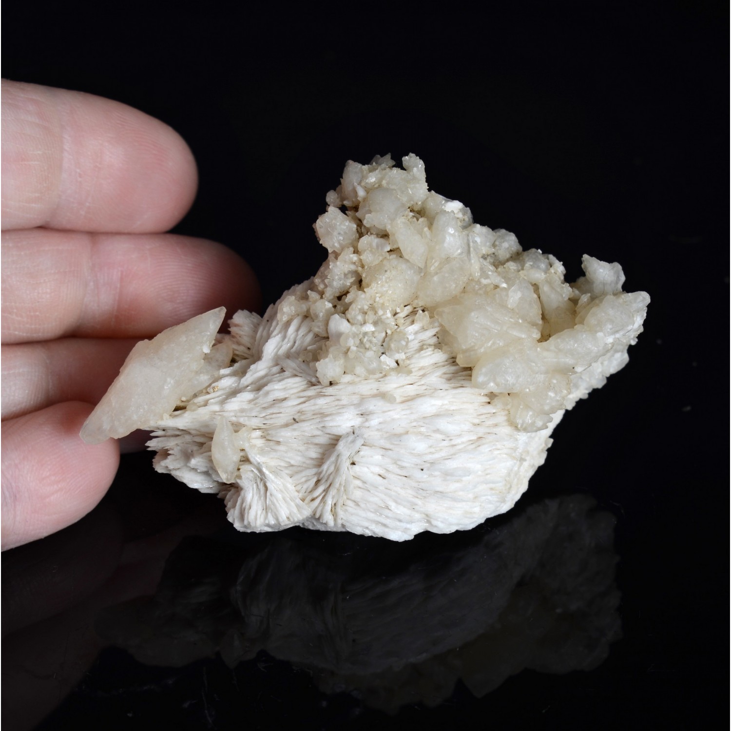 Calcite on barite - Cuzac, Lot, France