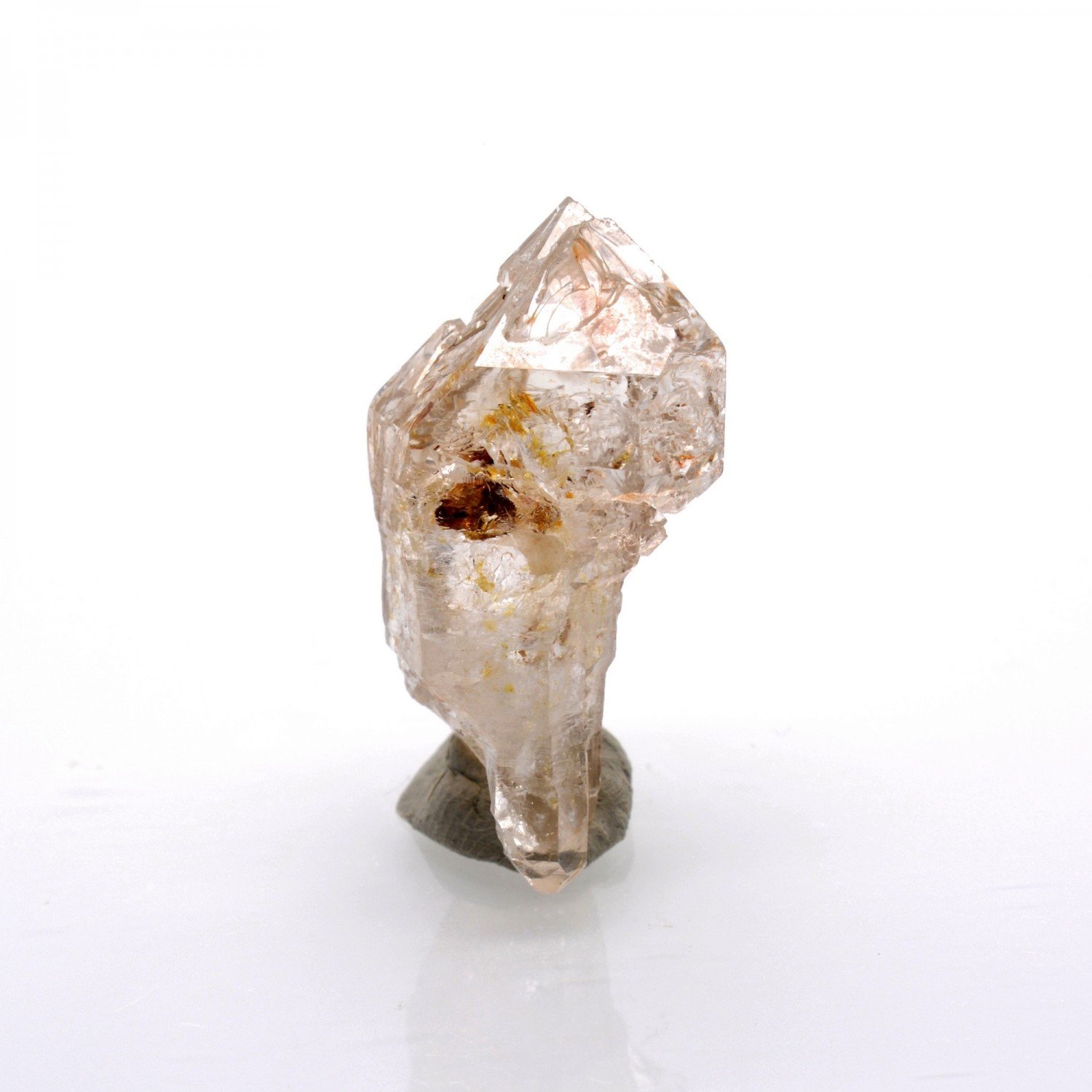 Quartz luciole à inclusions de pétrole - Madirobe, district de Besalampy, Région de Melaky, Madagascar Quartz luciole à inclusions de pétrole - Madirobe, district de Besalampy, Région de Melaky, Madagascar