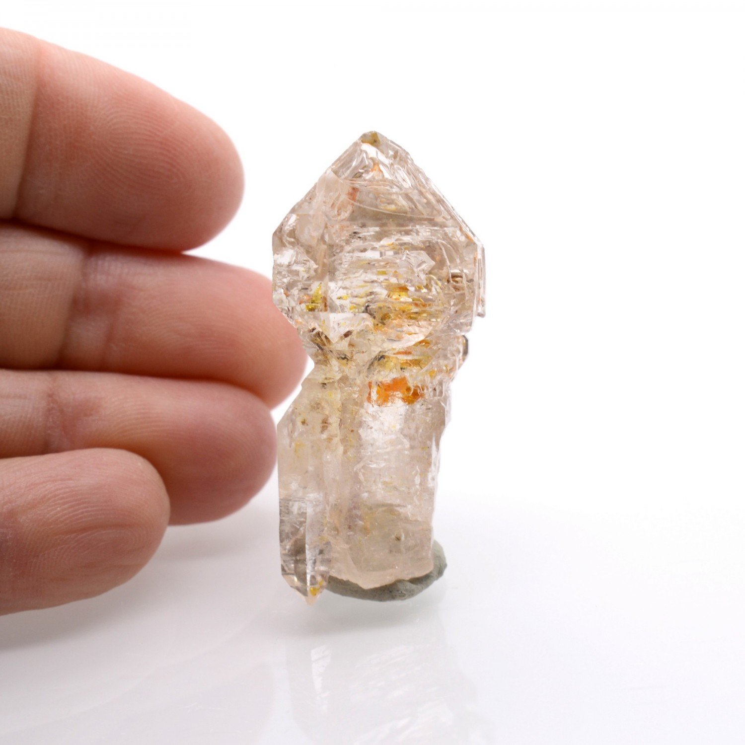 Quartz luciole à inclusions de pétrole - Madirobe, district de Besalampy, Région de Melaky, Madagascar Quartz luciole à inclusions de pétrole - Madirobe, district de Besalampy, Région de Melaky, Madagascar