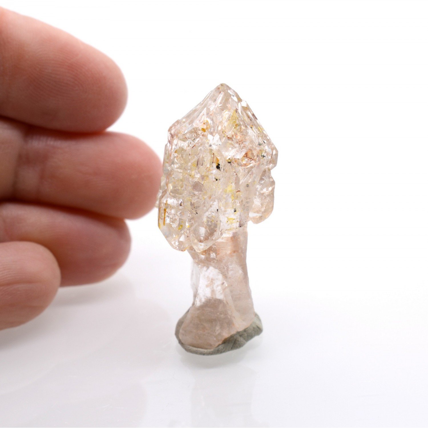 Quartz luciole à inclusions de pétrole - Madirobe, district de Besalampy, Région de Melaky, Madagascar Quartz luciole à inclusions de pétrole - Madirobe, district de Besalampy, Région de Melaky, Madagascar