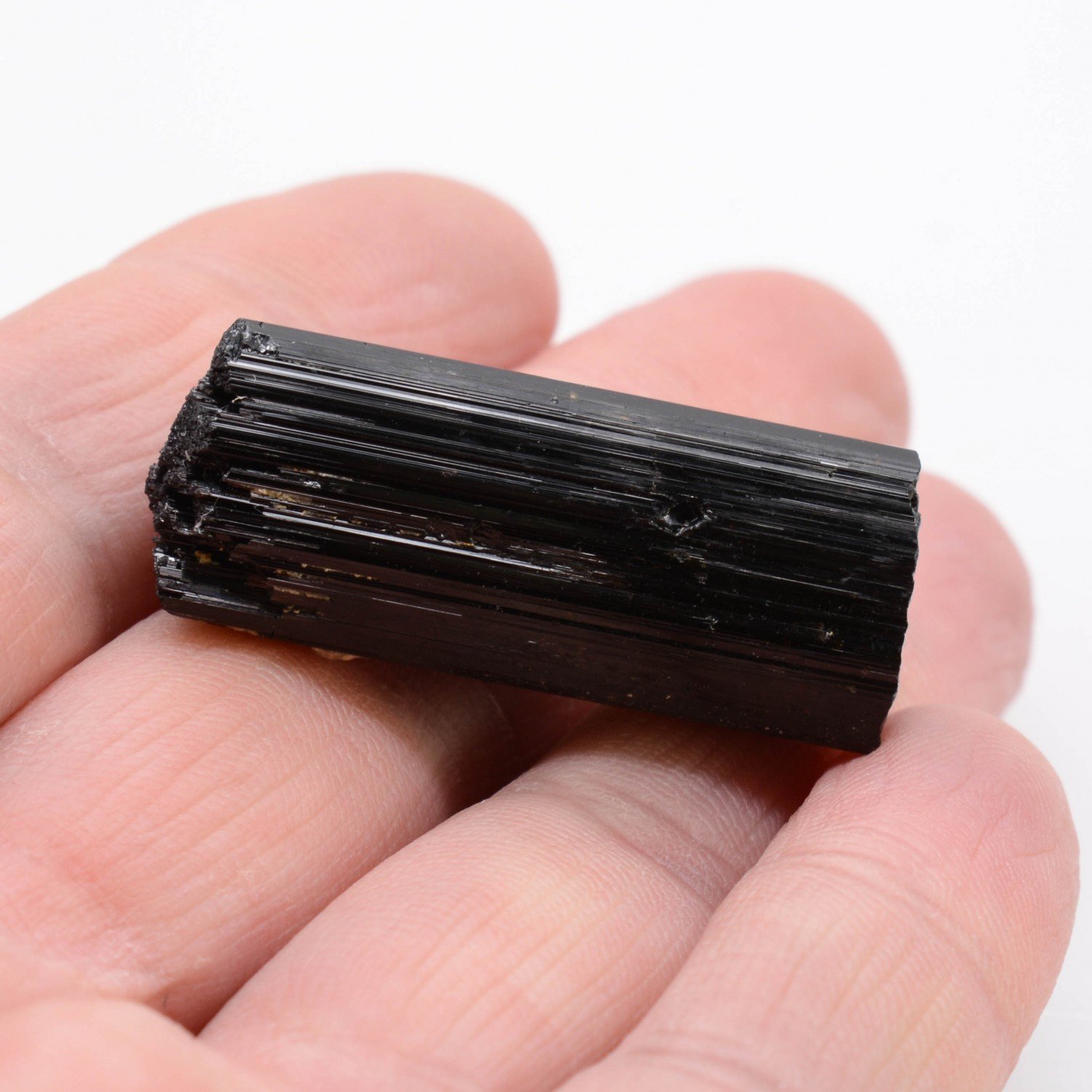 Tourmaline var. schorl - La Salvetat-sur-Agout, Hérault, France