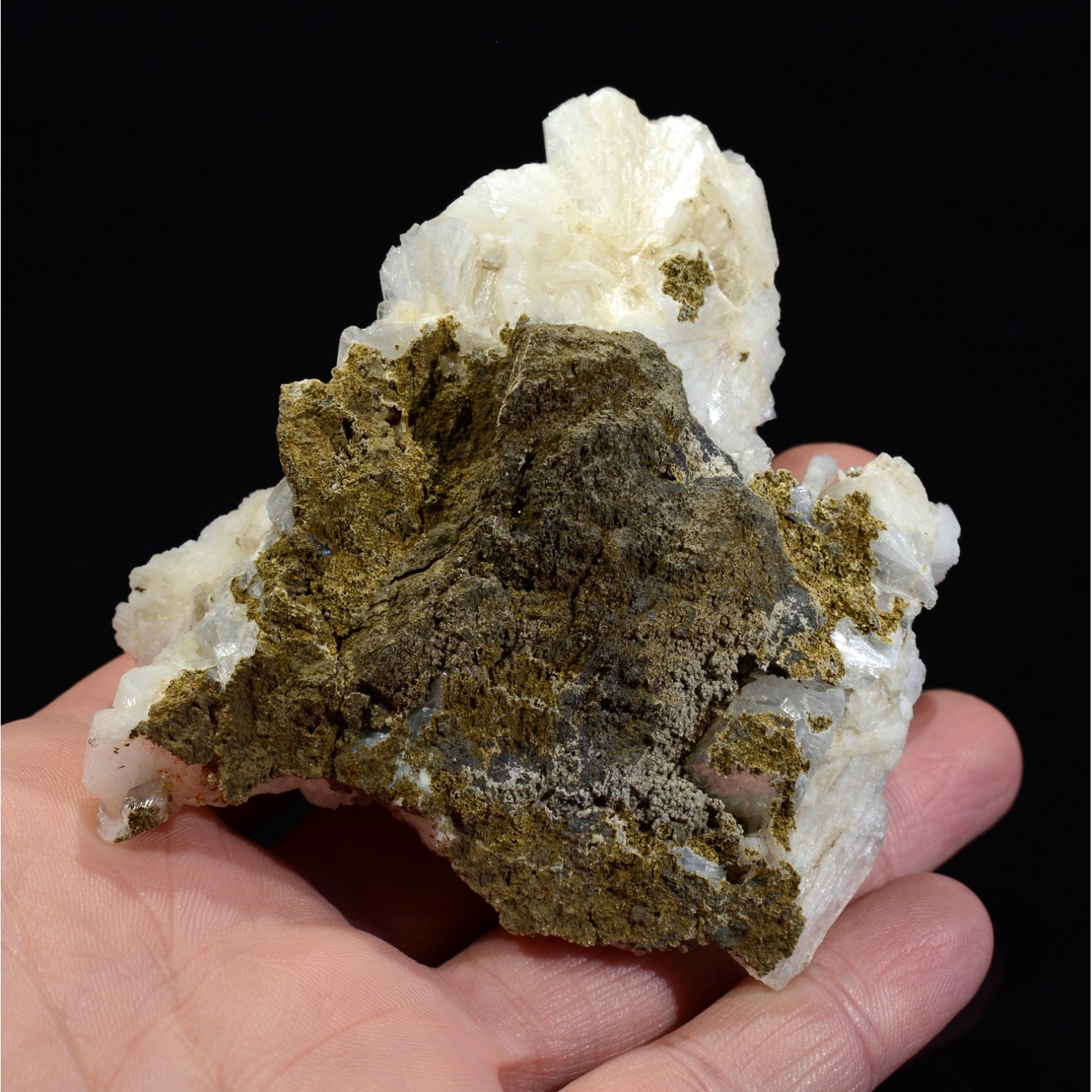 Stilbite and heulandite - Berofjordur, Islande