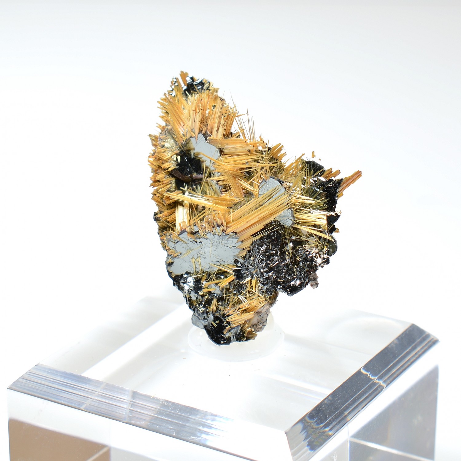 Rutile and hematite - Novo Horizonte, Bahia, Brazil