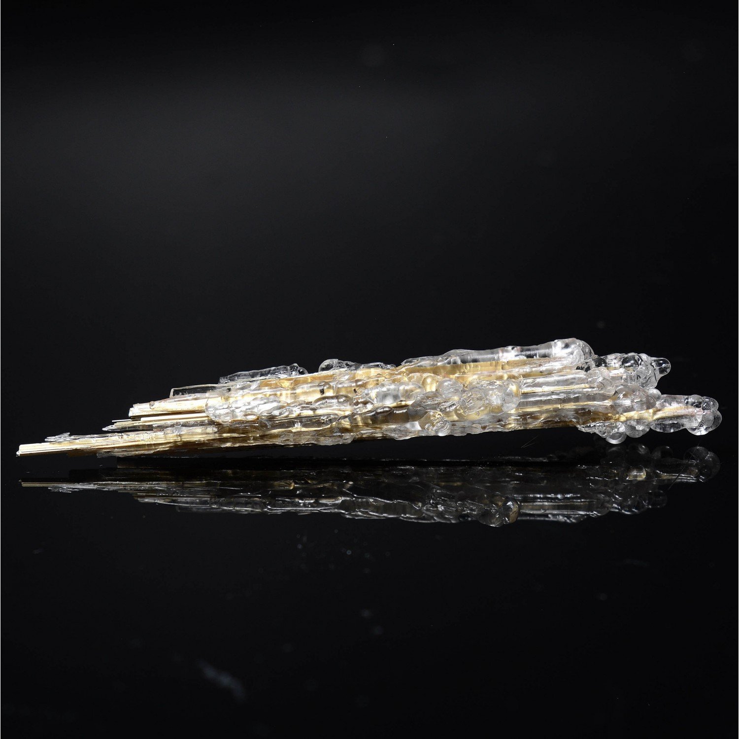 Opale hyalite sur rutile - Novo Horizonte, Bahia, Brésil Opale hyalite sur rutile - Novo Horizonte, Bahia, Brésil