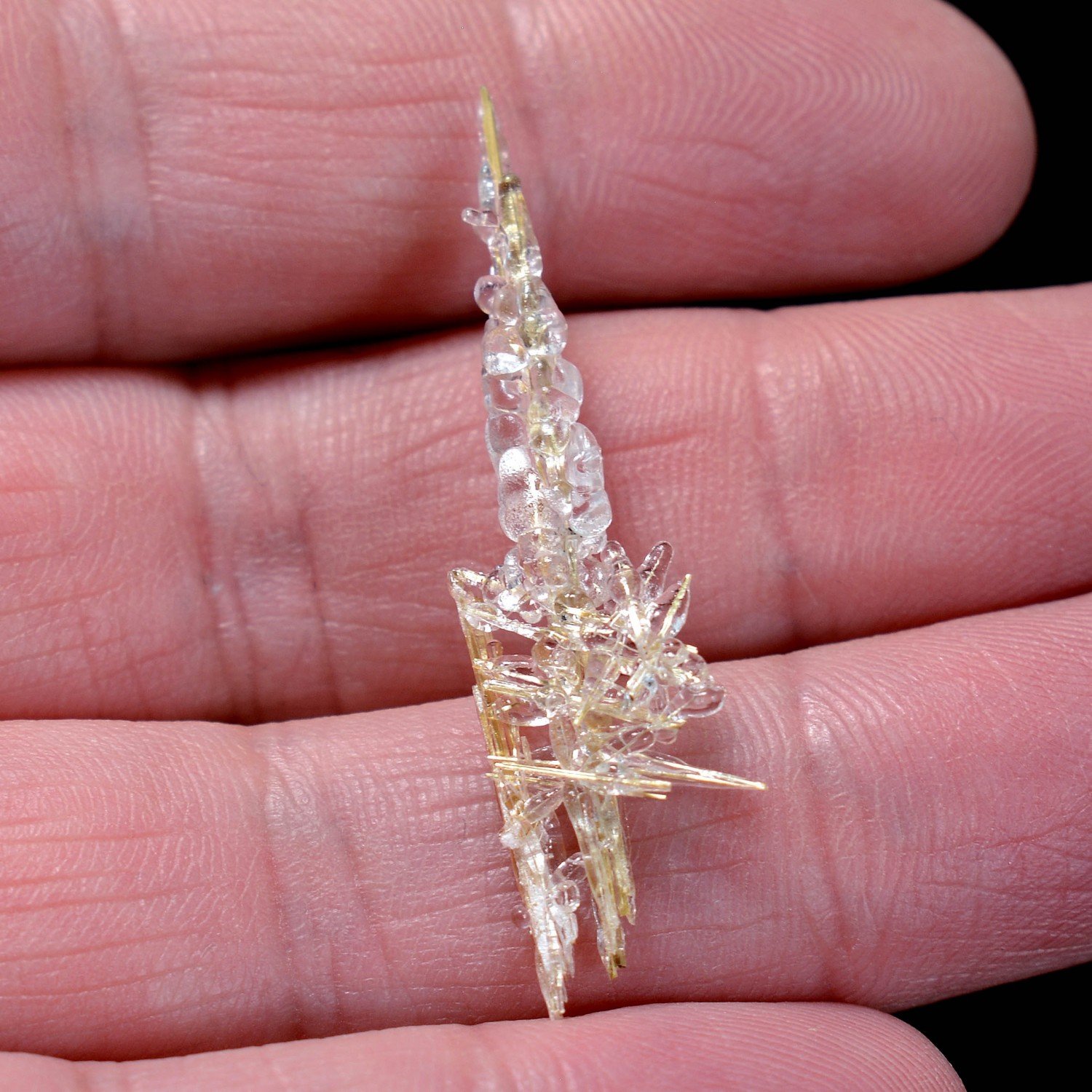 Hyalite opal on rutile - Novo Horizonte, Bahia, Brazil