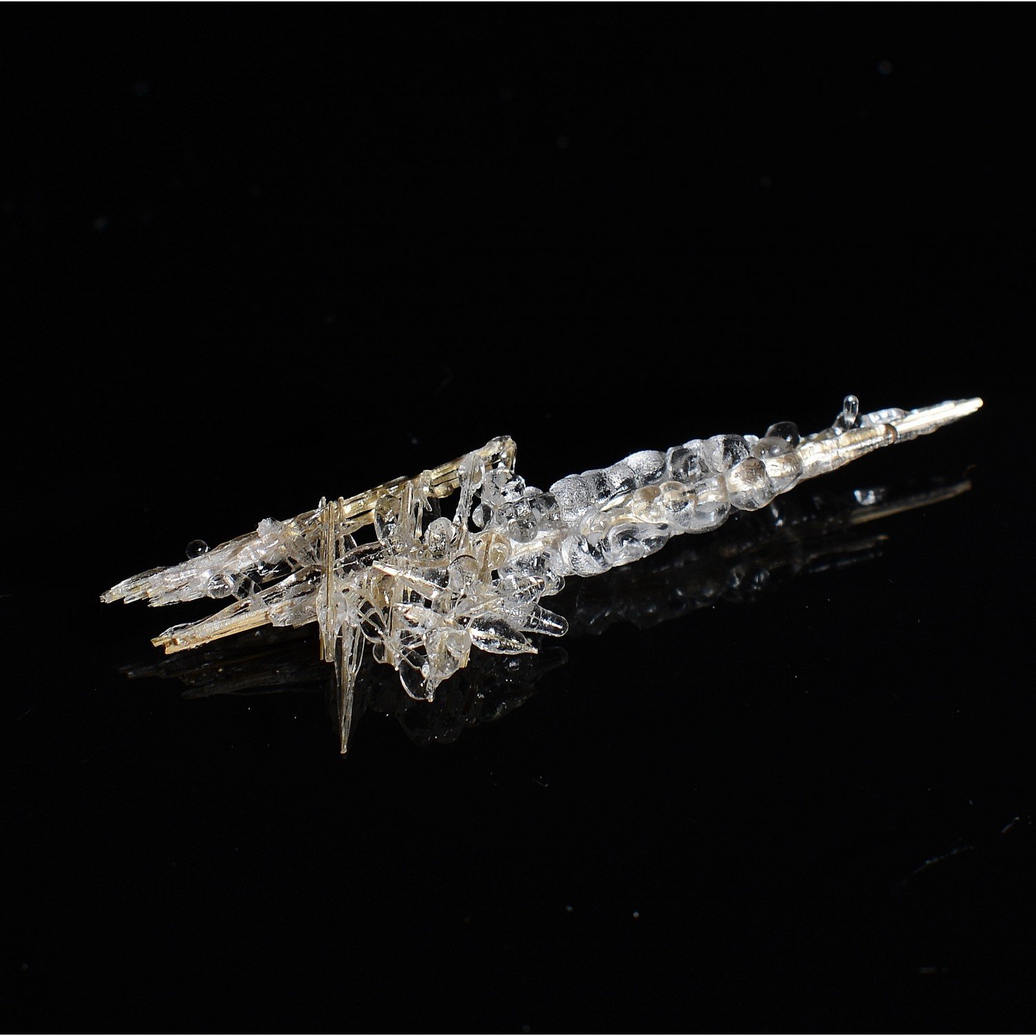 Hyalite opal on rutile - Novo Horizonte, Bahia, Brazil