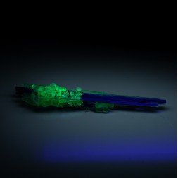 Hyalite opal on rutile - Novo Horizonte, Bahia, Brazil