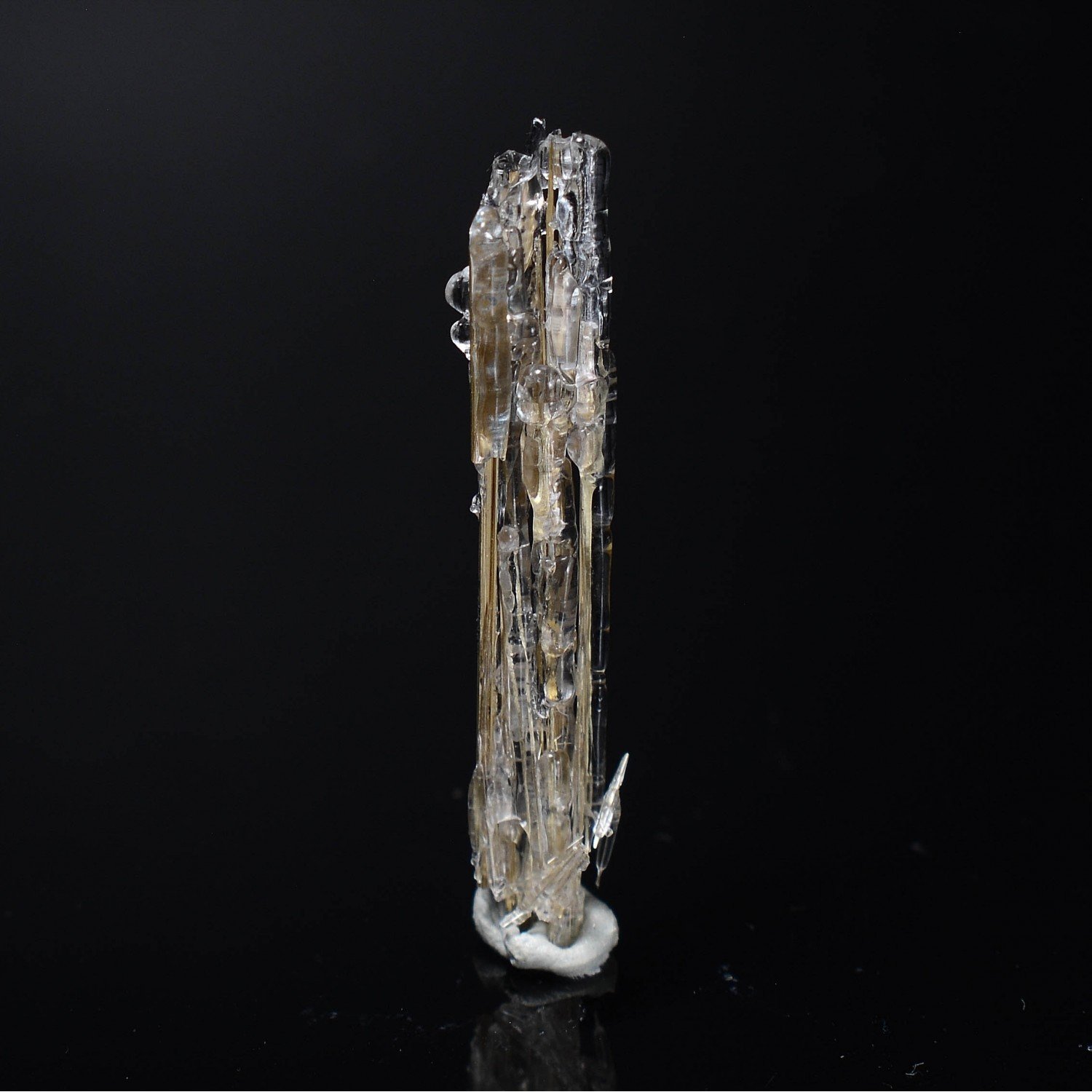 Hyalite opal on rutile - Novo Horizonte, Bahia, Brazil