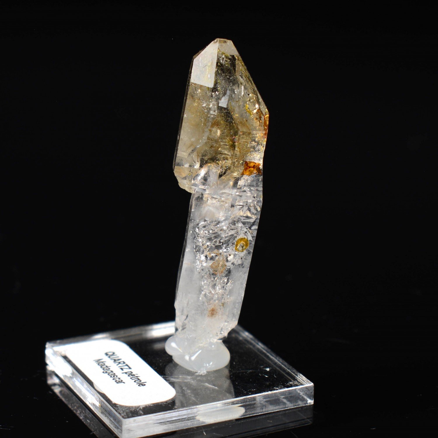 Quartz luciole à inclusions de pétrole - Madirobe, district de Besalampy, Région de Melaky, Madagascar