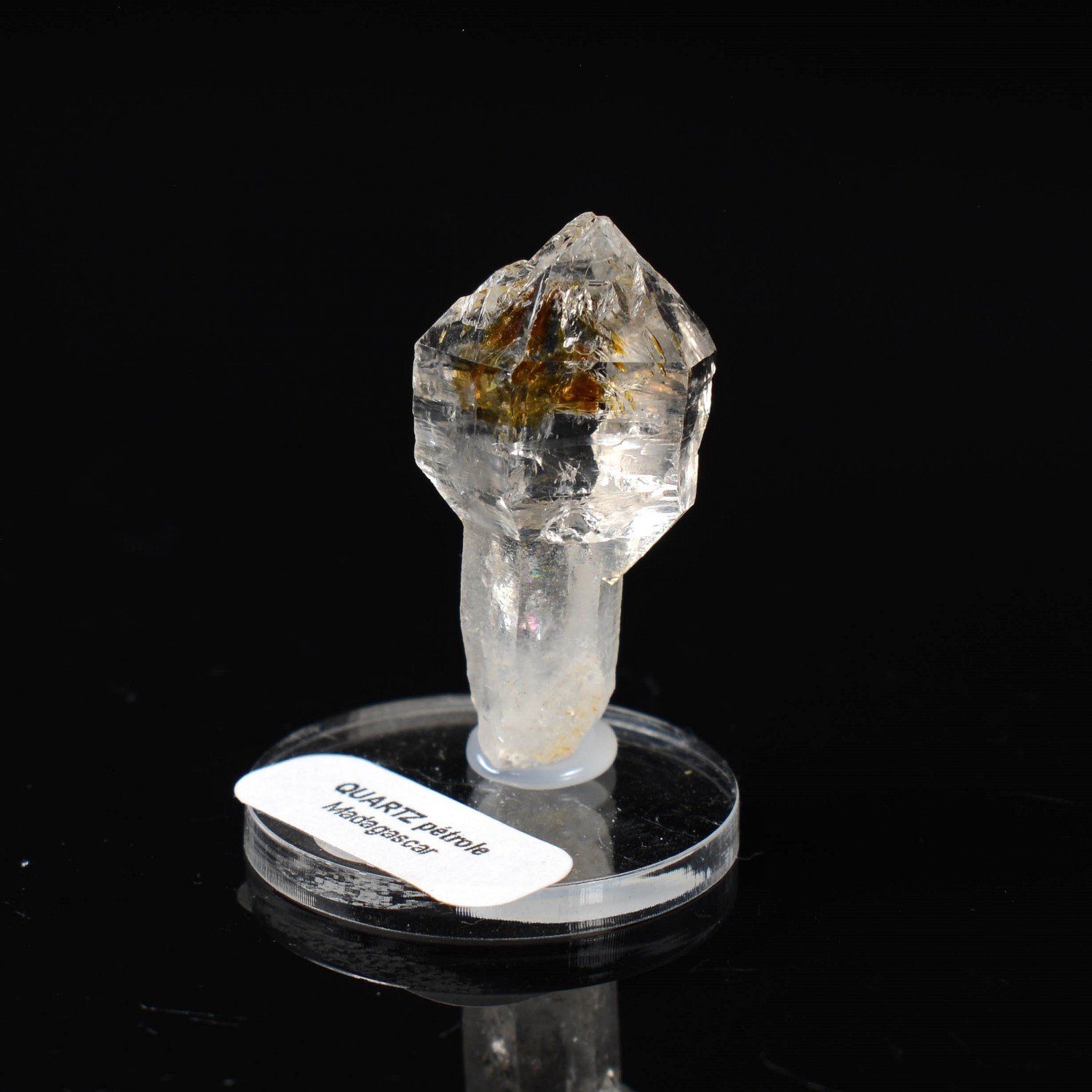 Quartz luciole à inclusions de pétrole - Madirobe, district de Besalampy, Région de Melaky, Madagascar