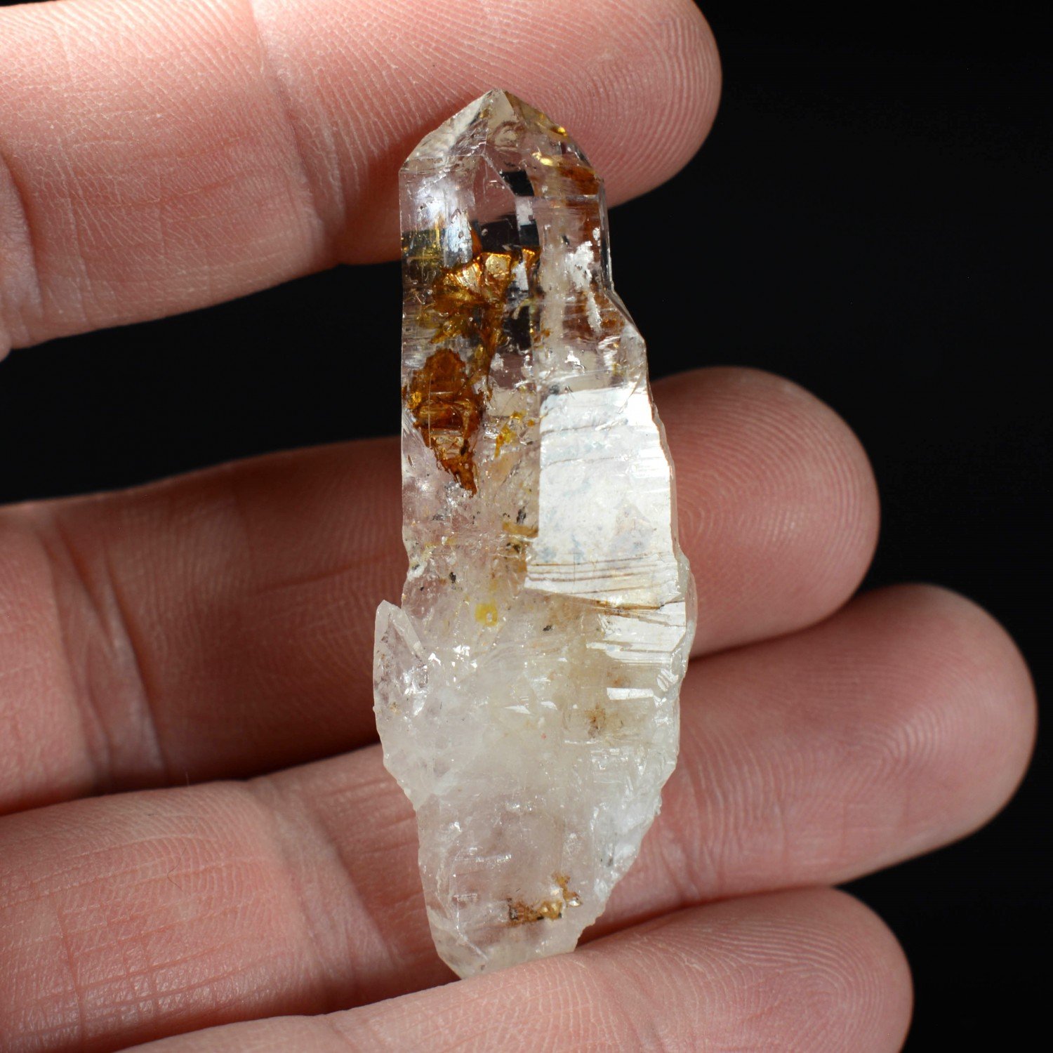 Firefly quartz with petroleum inclusions - Madirobe, Besalampy district, Melaky region, Madagascar