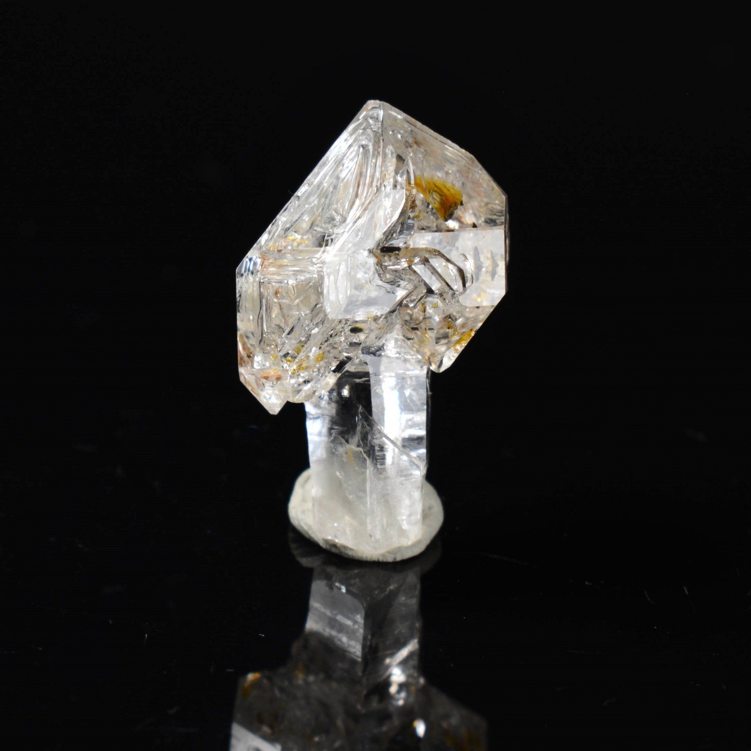 Quartz luciole à inclusions de pétrole - Madirobe, district de Besalampy, Région de Melaky, Madagascar