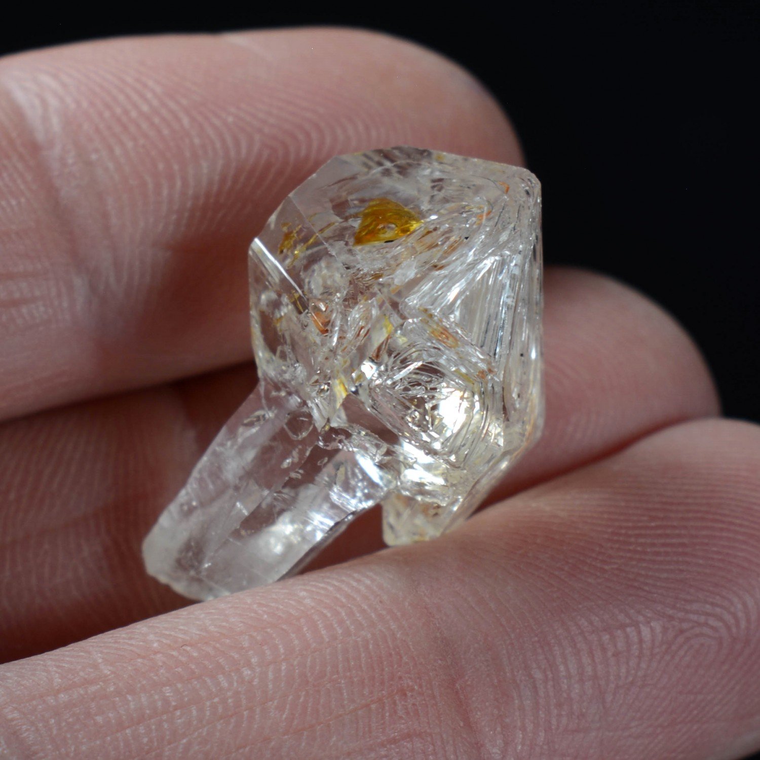 Firefly quartz with petroleum inclusions - Madirobe, Besalampy district, Melaky region, Madagascar