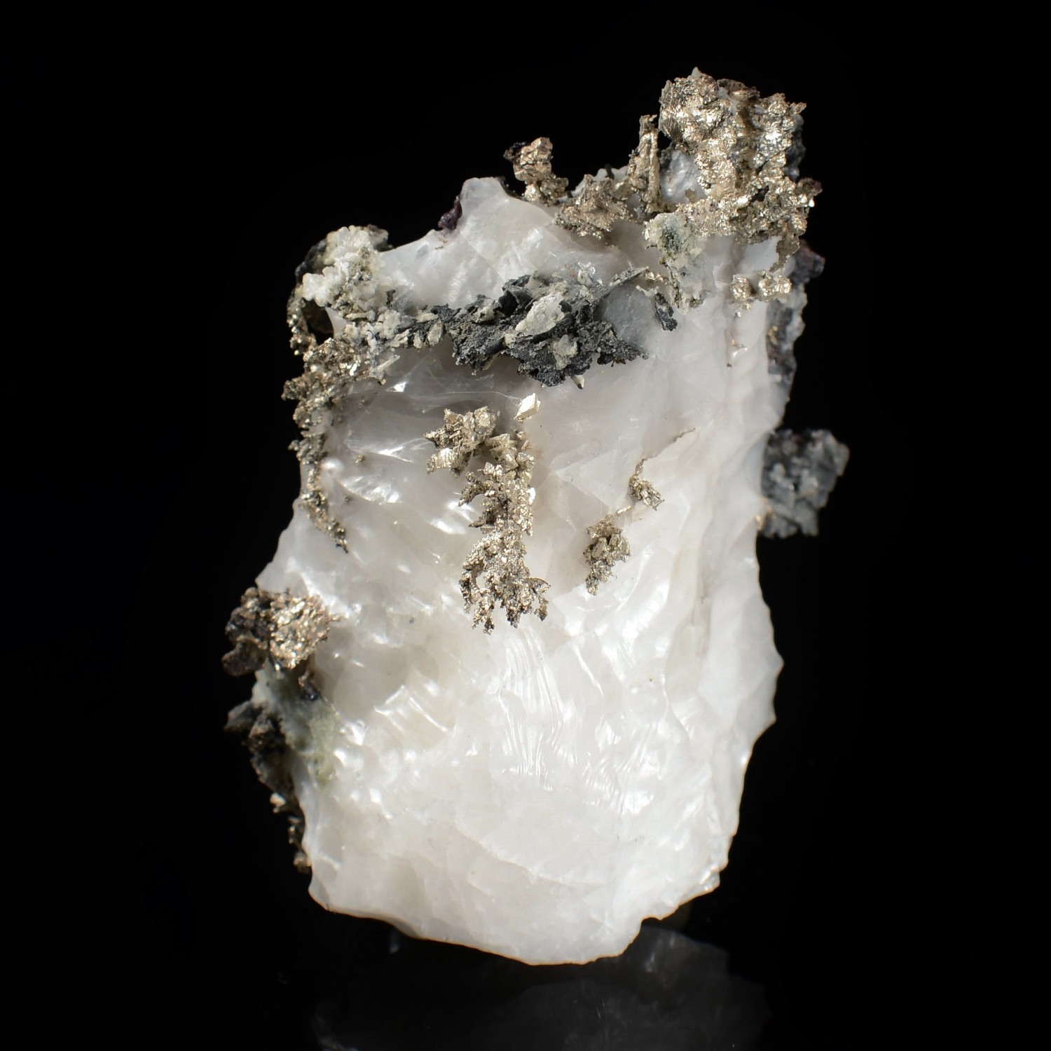 Argent natif et proustite sur calcite - Mine Bouismas, District minier de Bou-Azzer, Maroc