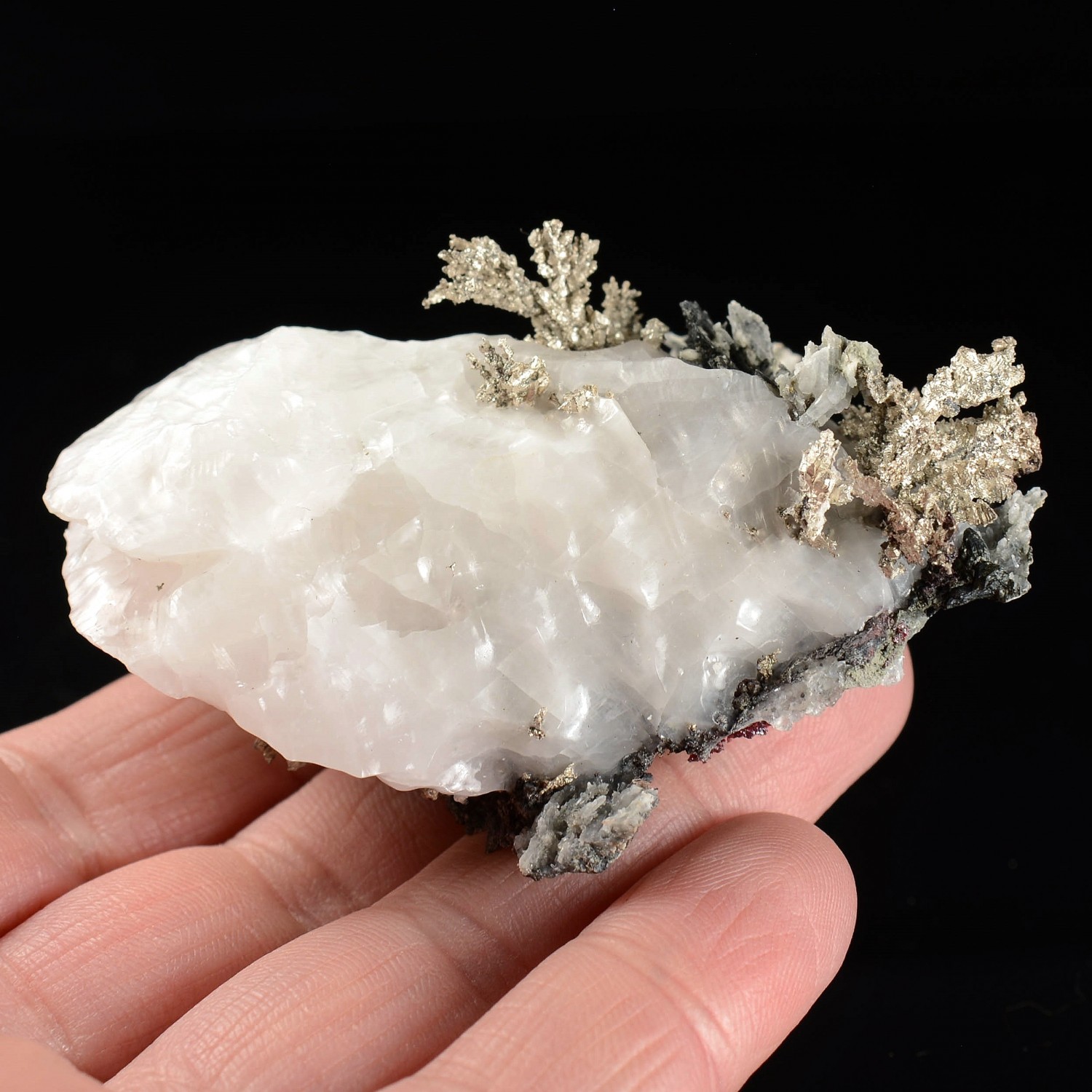 Argent natif et proustite sur calcite - Mine Bouismas, District minier de Bou-Azzer, Maroc