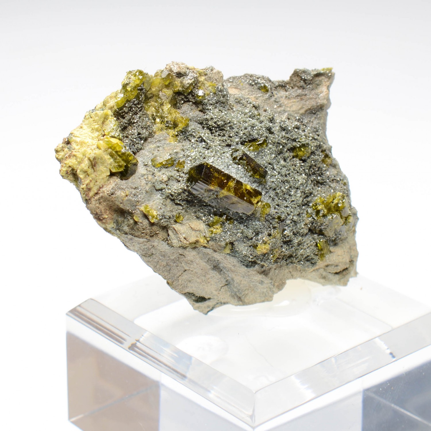 Epidote and clinochlore - Italian rodingitis, Piedmont/Aosta Valley, Italy