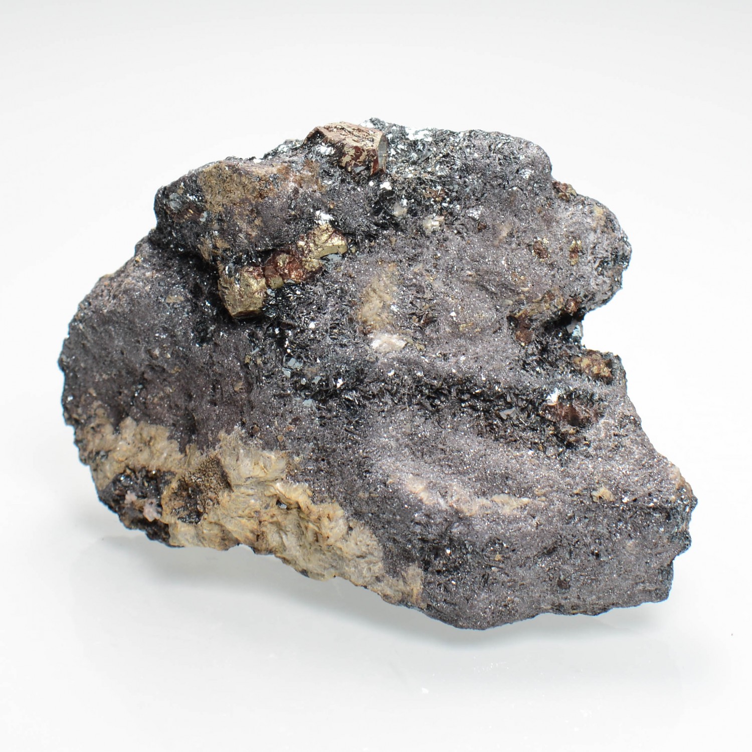 Pyrite et hématite - Mine de Batère, Pyrénées-Orientales, France