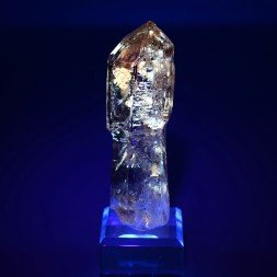 Quartz luciole à inclusions de pétrole - Madirobe, district de Besalampy, Région de Melaky, Madagascar