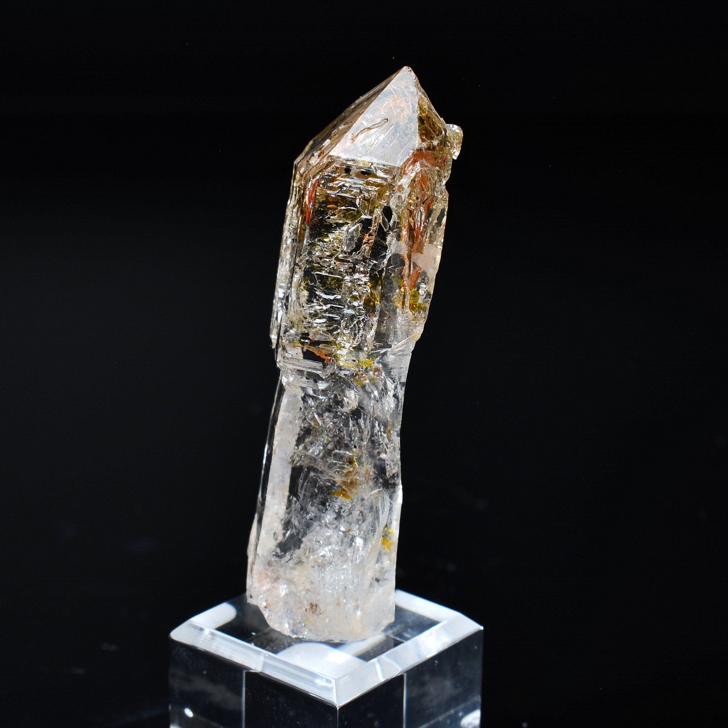 Firefly quartz with petroleum inclusions - Madirobe, Besalampy district, Melaky region, Madagascar
