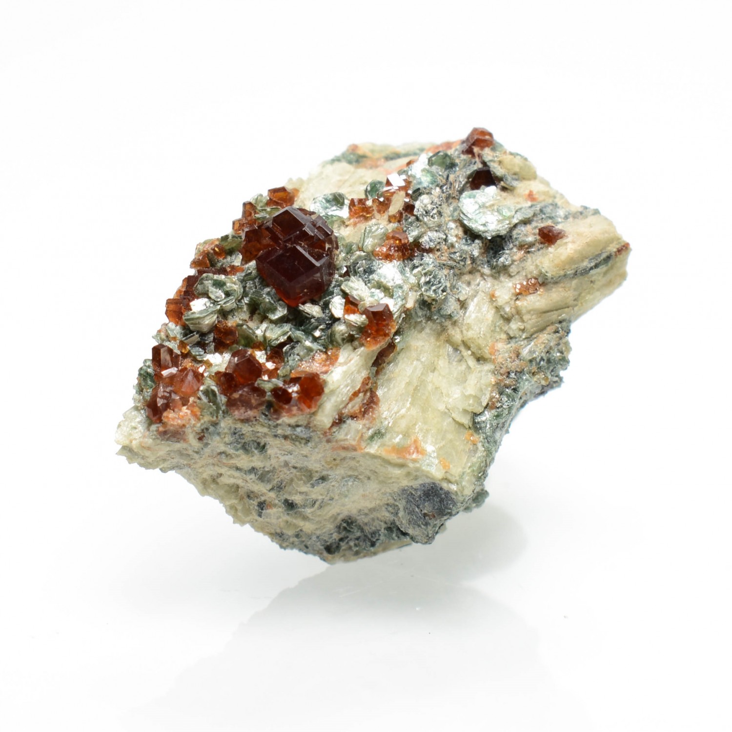 Garnet and clinochlore - Bellecombe, Châtillon, Aosta Valley, Italy