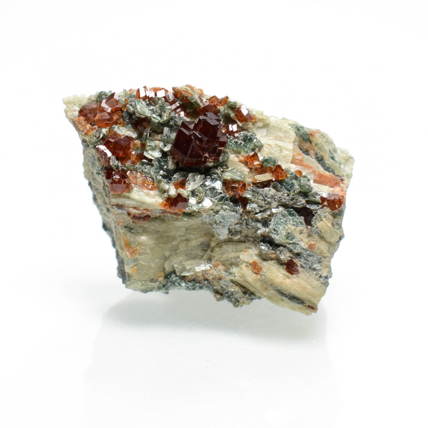 Garnet and clinochlore - Bellecombe, Châtillon, Aosta Valley, Italy