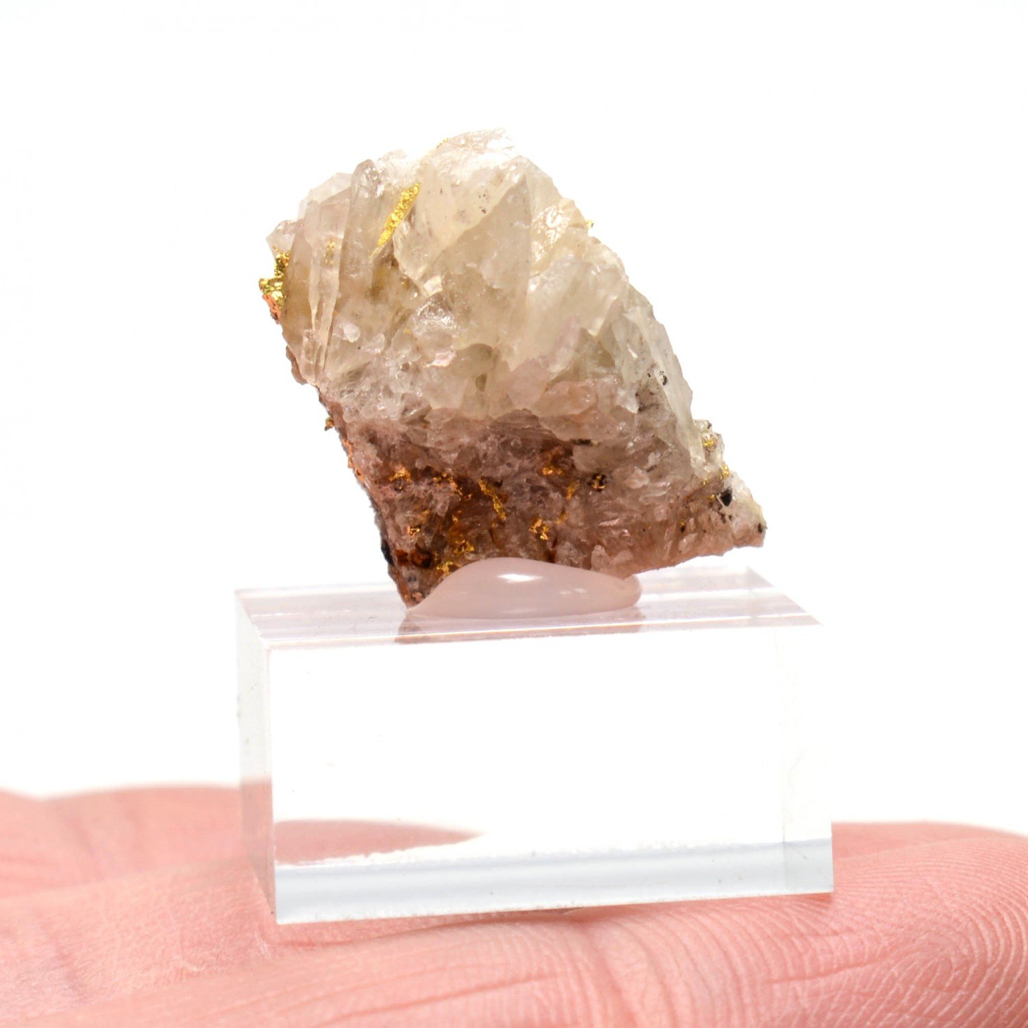 Or natif et quartz - Environs d'Hennebont, Morbihan, France Or natif et quartz - Environs d'Hennebont, Morbihan, France