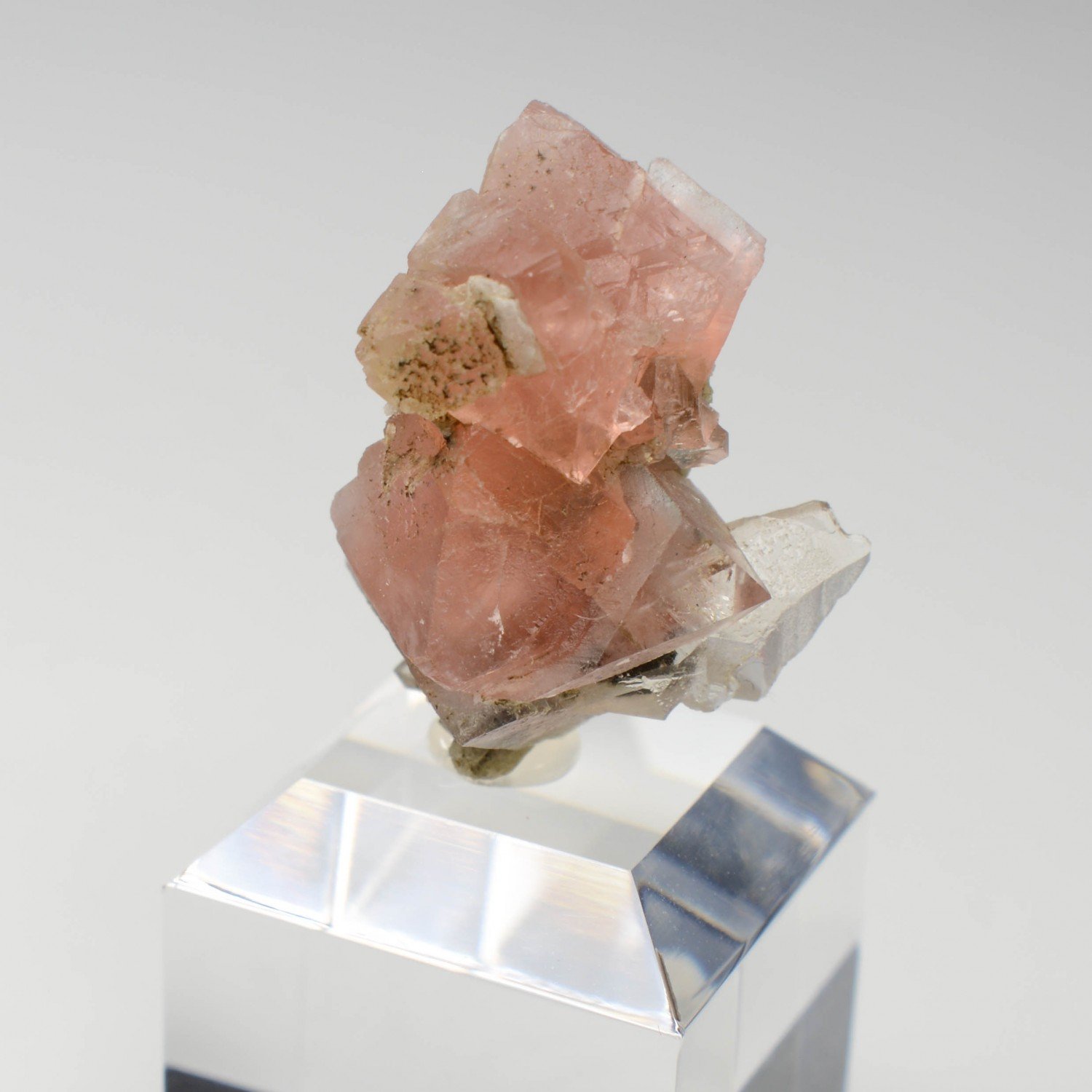 Fluorine rose - Face Sud des Droites, Massif du Mont-Blanc, Haute-Savoie, France Fluorine rose - Face Sud des Droites, Massif du Mont-Blanc, Haute-Savoie, France