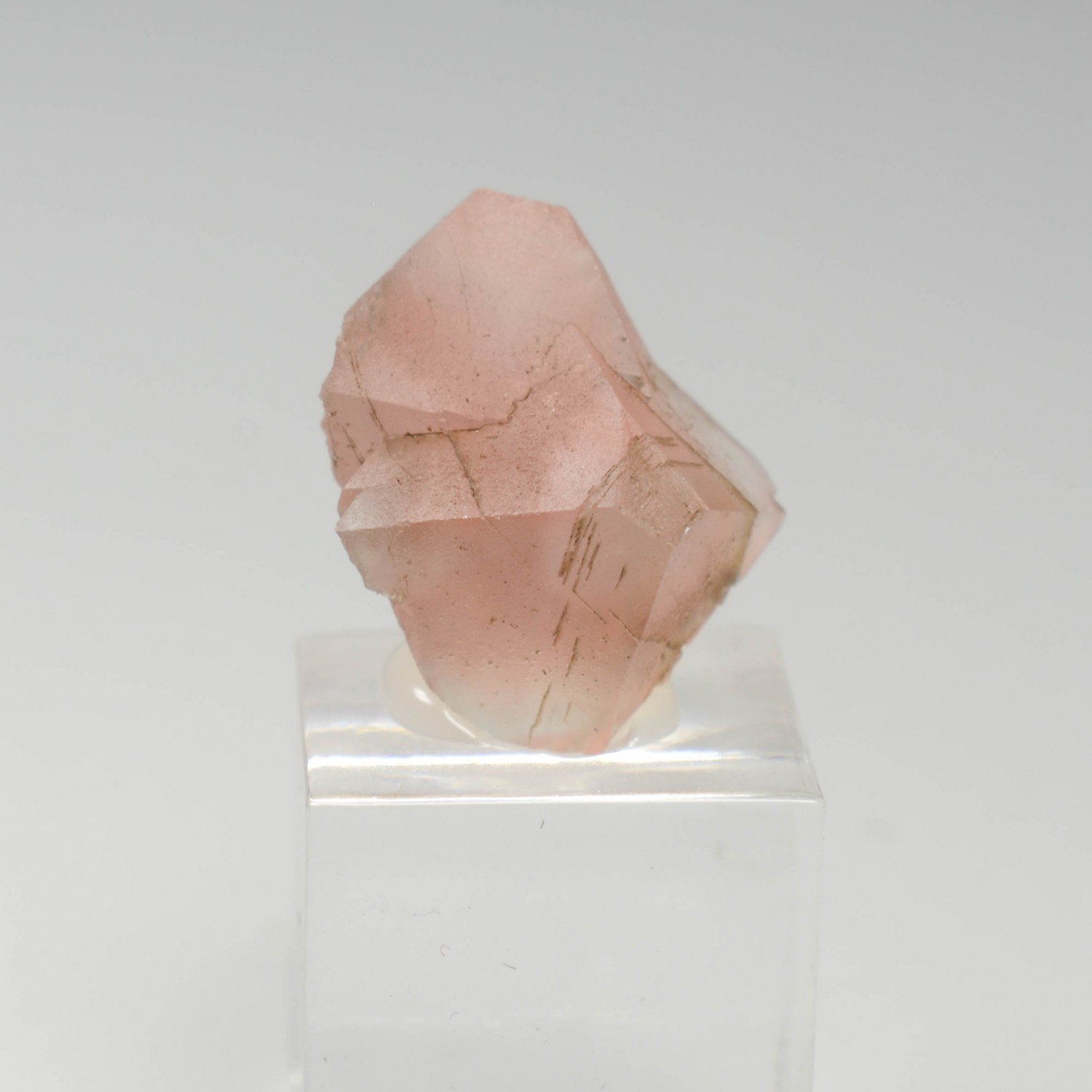 Fluorine rose - Face Sud des Droites, Massif du Mont-Blanc, Haute-Savoie, France Fluorine rose - Face Sud des Droites, Massif du Mont-Blanc, Haute-Savoie, France