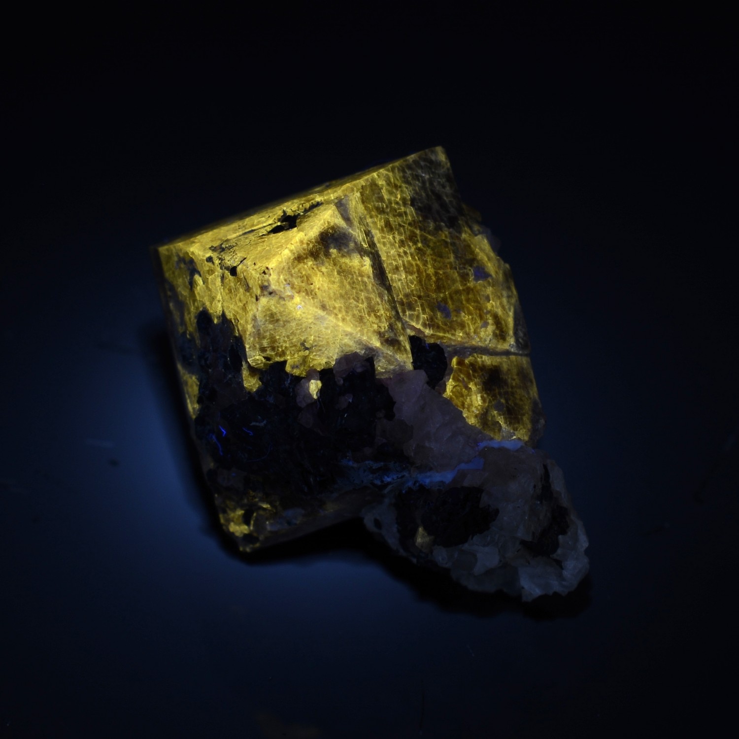 Zircon - Kipawa, Quebec, Canada