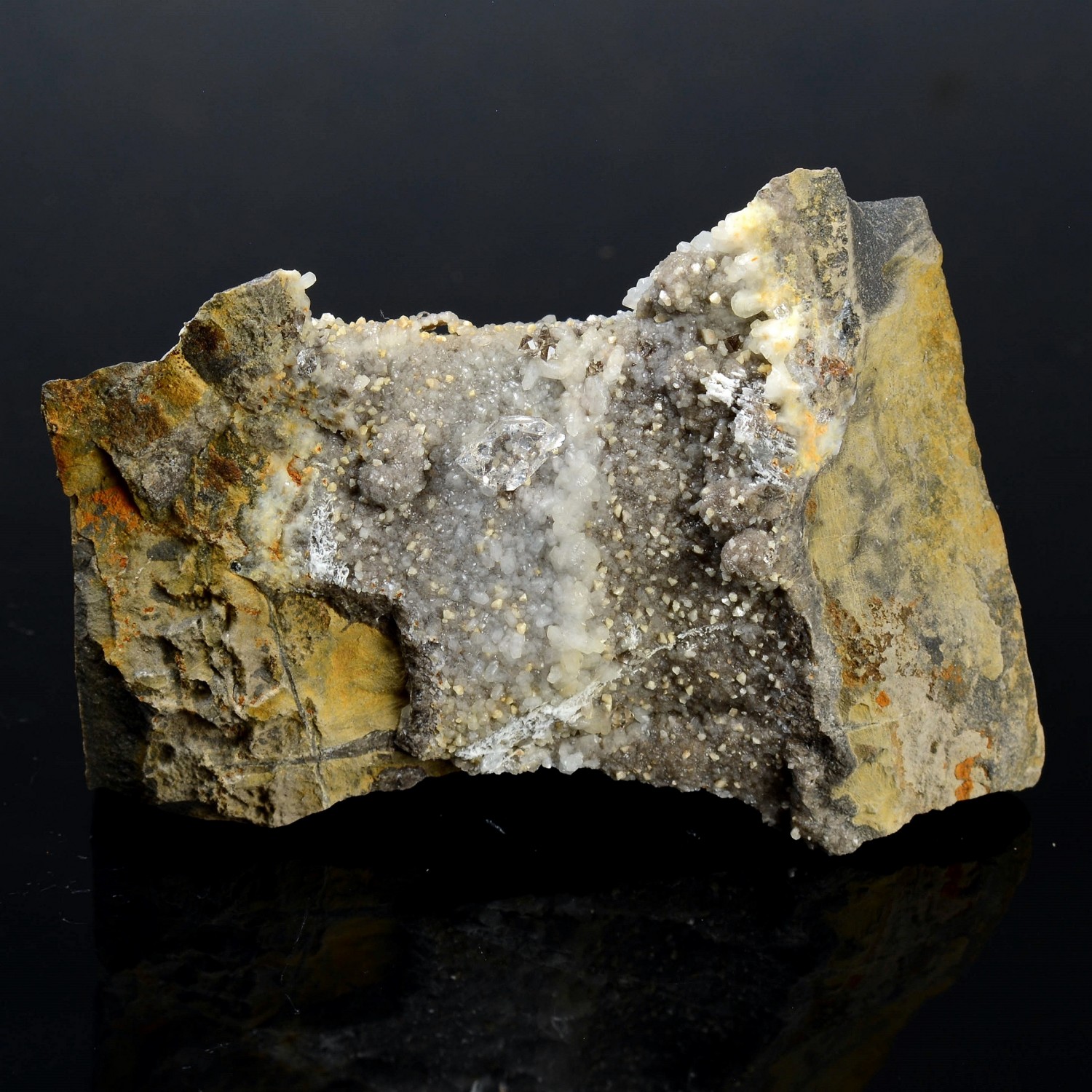 Quartz « diamant », dolomite et calcite - Laragne-Montéglin, Hautes-Alpes, France