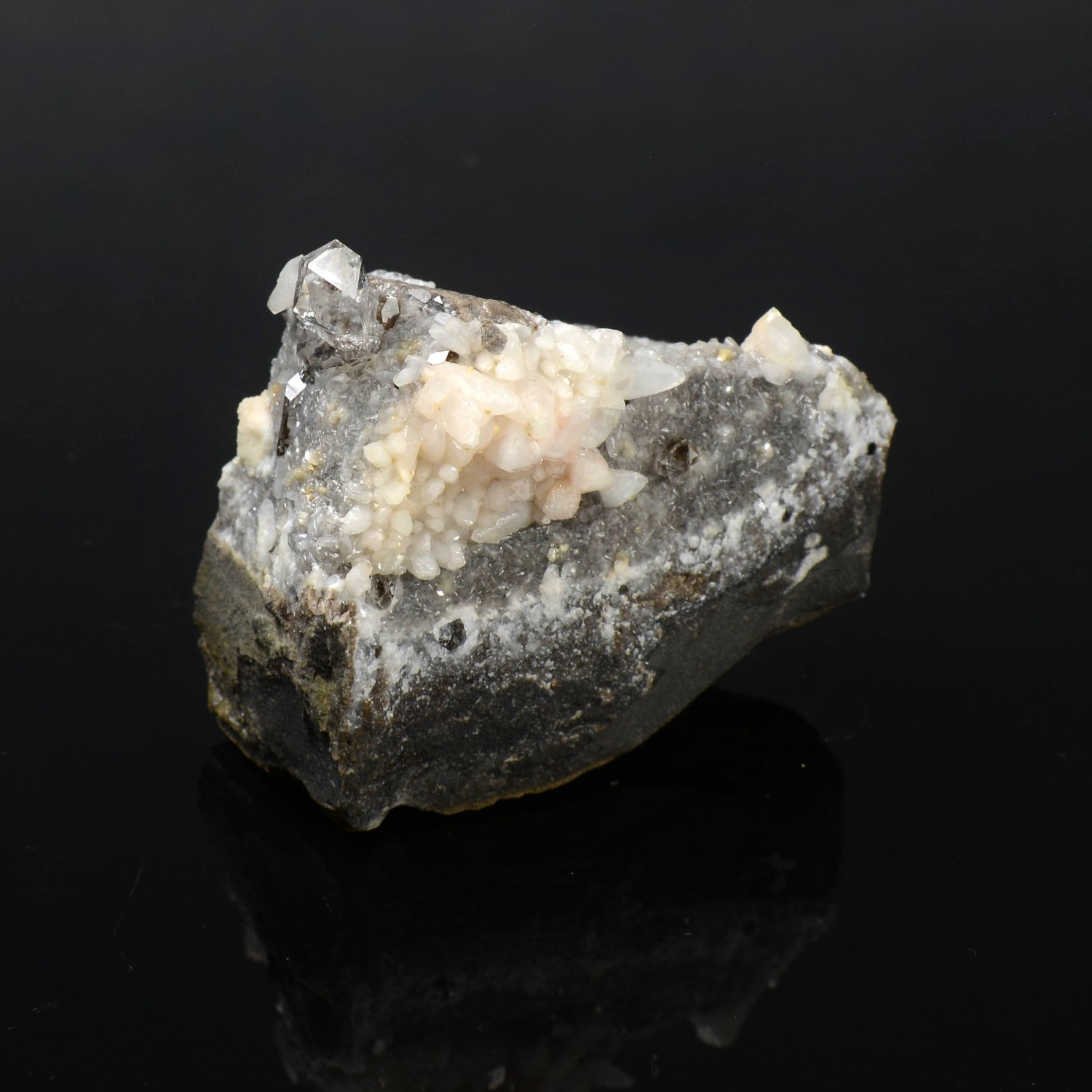 Diamond quartz, dolomite and calcite - Laragne-Montéglin, Hautes-Alpes, France