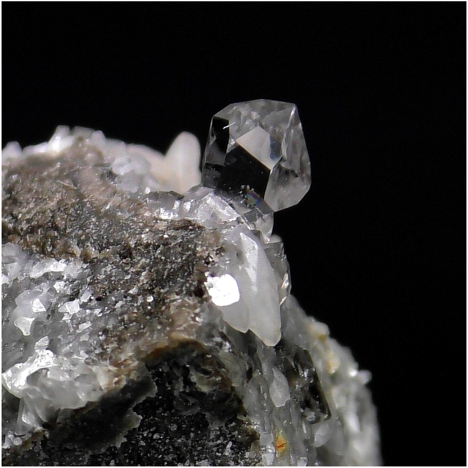 Diamond quartz, dolomite and calcite - Laragne-Montéglin, Hautes-Alpes, France