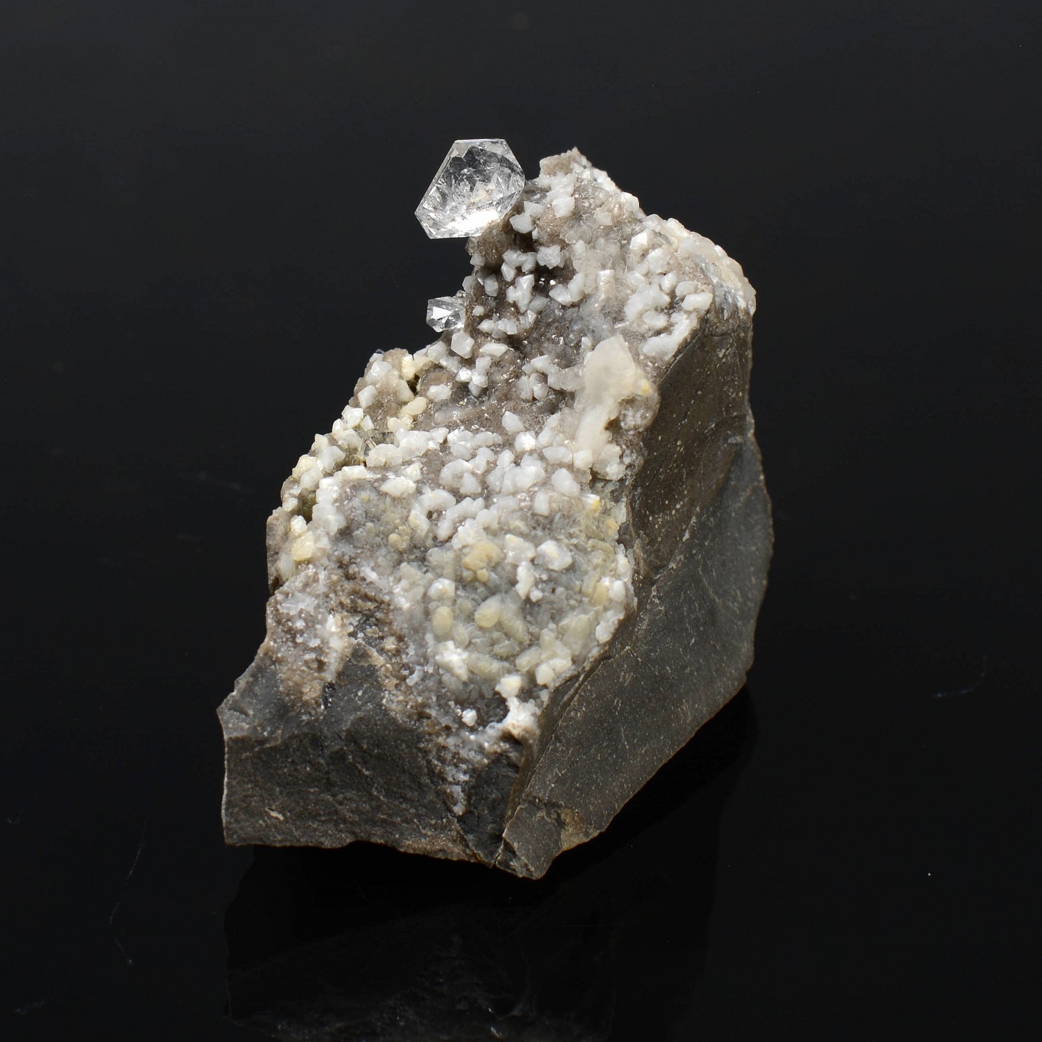 Diamond quartz, dolomite and calcite - Laragne-Montéglin, Hautes-Alpes, France