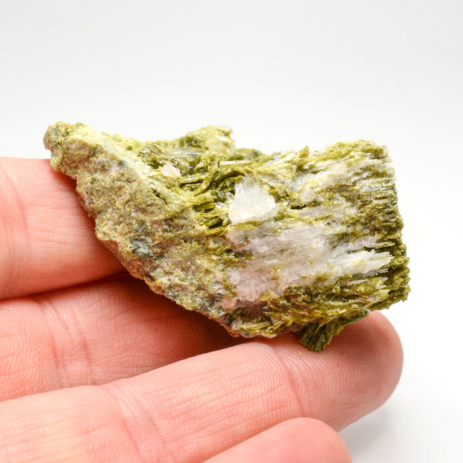 Epidote - Lourdes, Hautes-Pyrénées, France