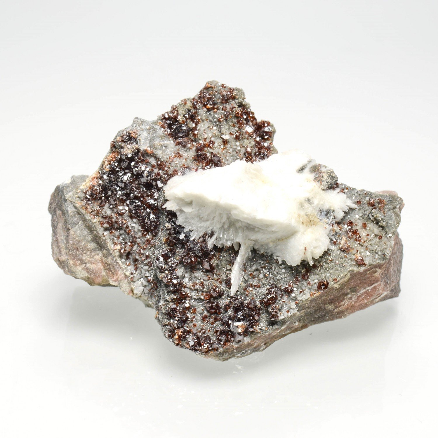 Sphalérite - Mine des Malines, Saint-Laurent-le-Minier, Gard, France.