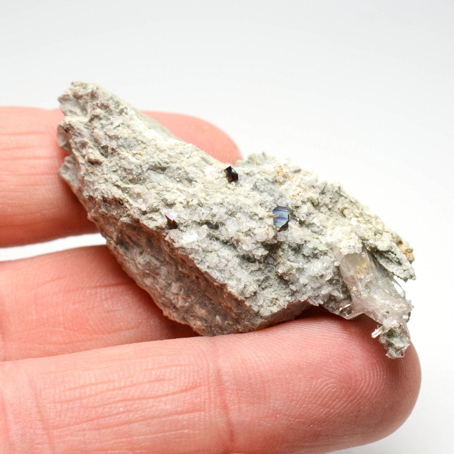 Anatase et quartz - Massif des Grandes Rousses, Isère, France