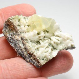 Prehnite and albite - Saint-Christophe-en-Oisans, Isère, France