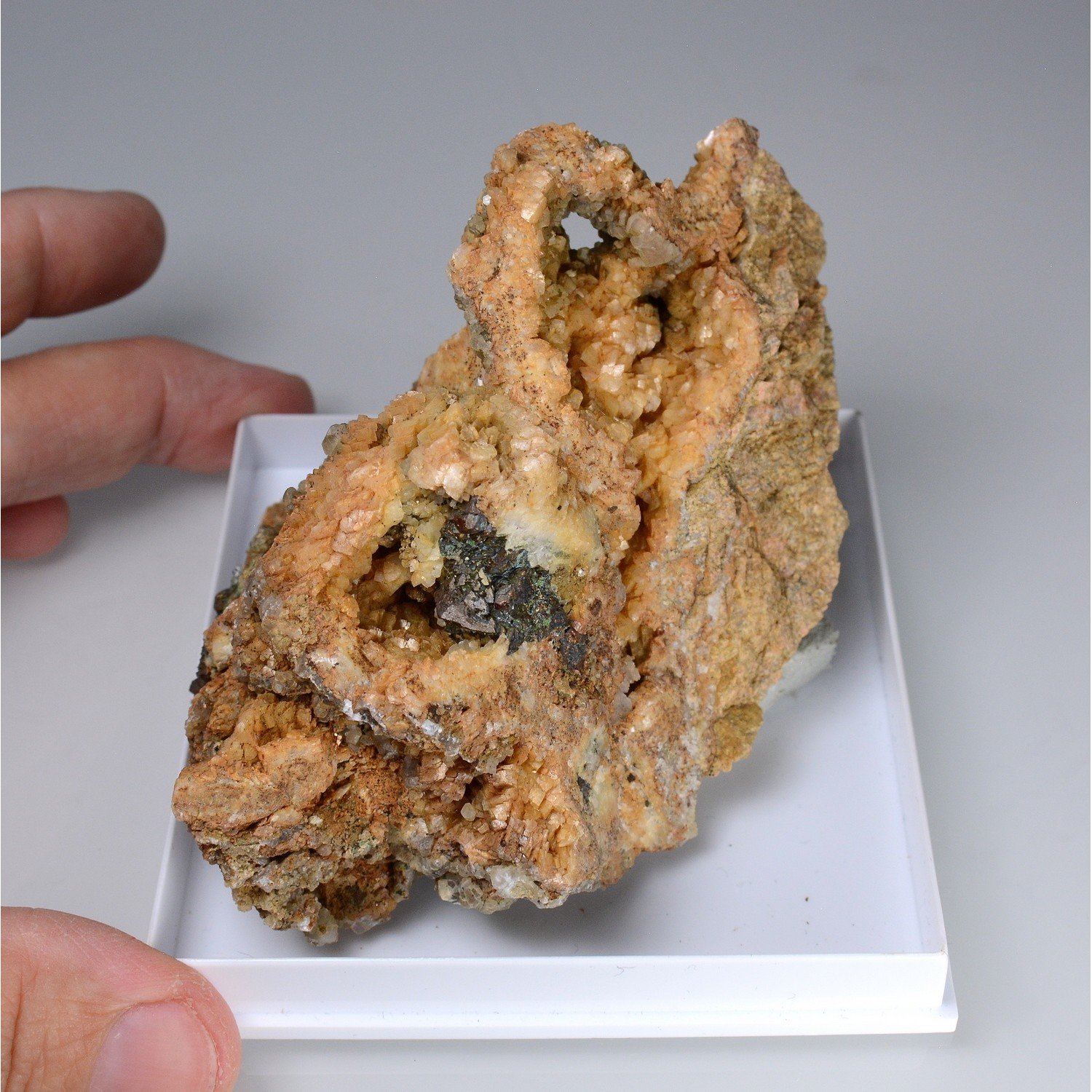 Calcite, ankerite and chalcopyrite - Top of the Saint-Jacques vein, Neuenberg, Sainte-Marie-aux-Mines, Haut-Rhin, France