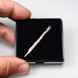 Opale hyalite sur rutile - Novo Horizonte, Bahia, Brésil