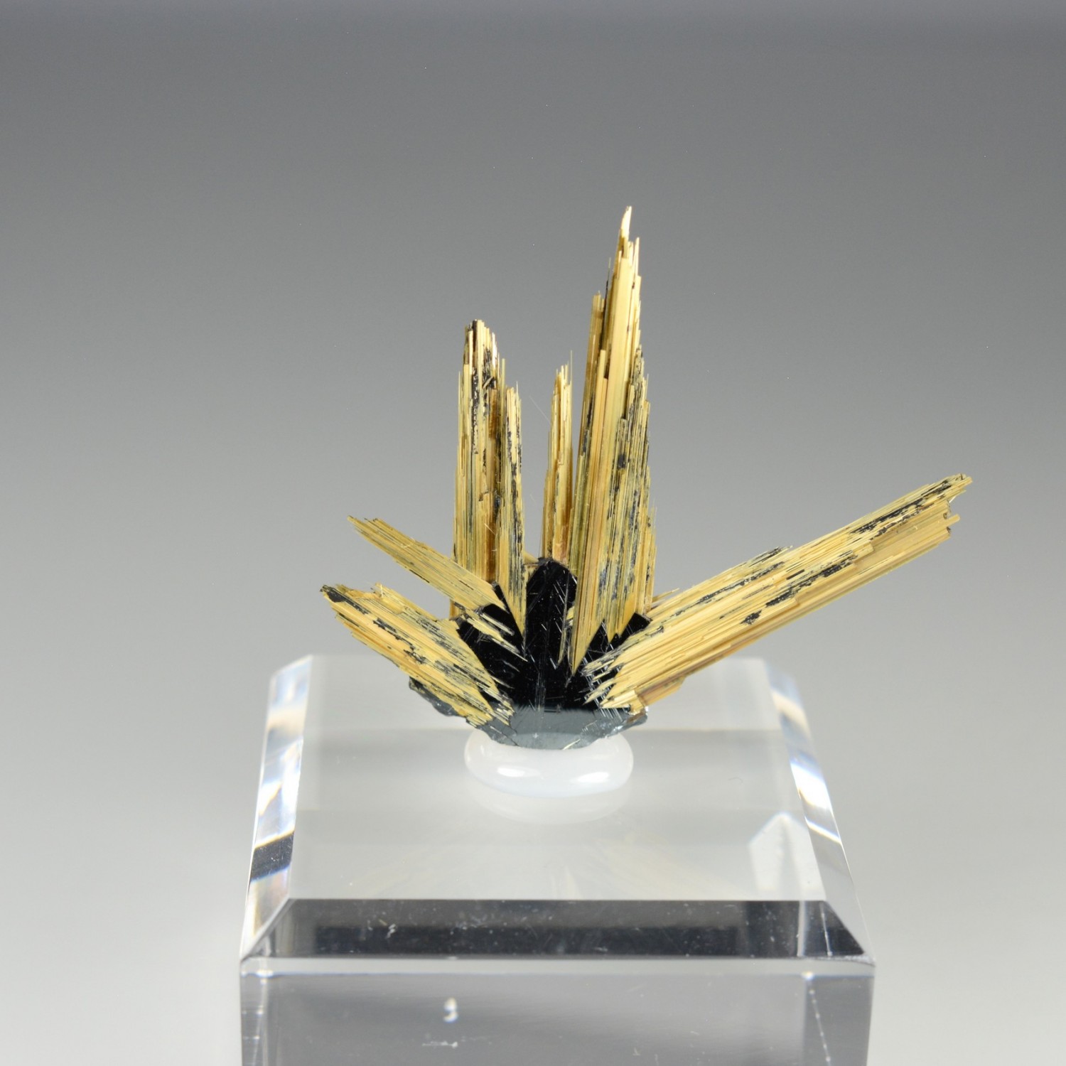 Rutile and hematite - Novo Horizonte, Bahia, Brazil