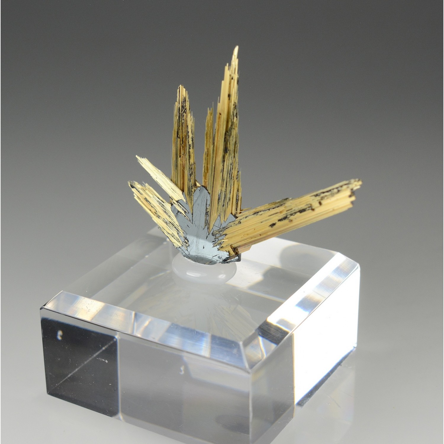 Rutile and hematite - Novo Horizonte, Bahia, Brazil